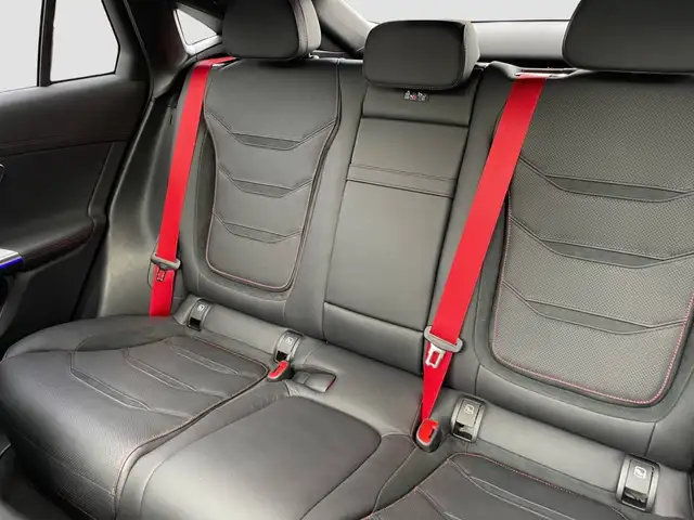 Mercedes-Benz GLC view 12