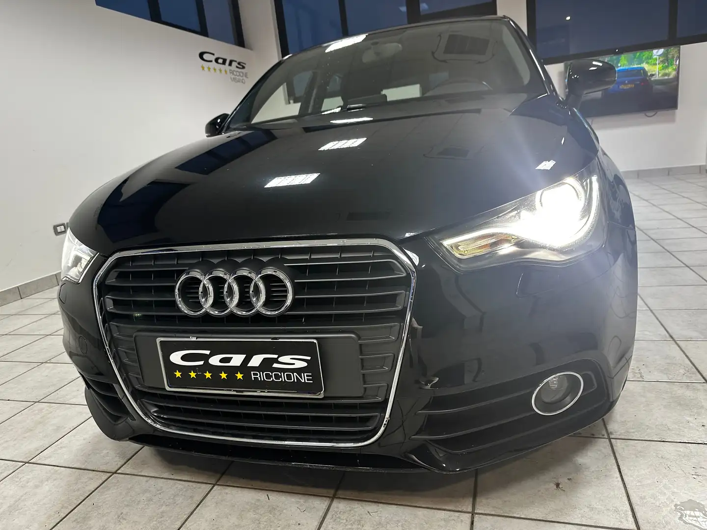 Audi A1 1.6 TDI SPORTBACK AUT XENO Noir - 2