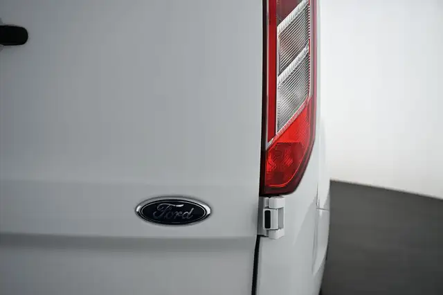 Ford Transit Custom view 14
