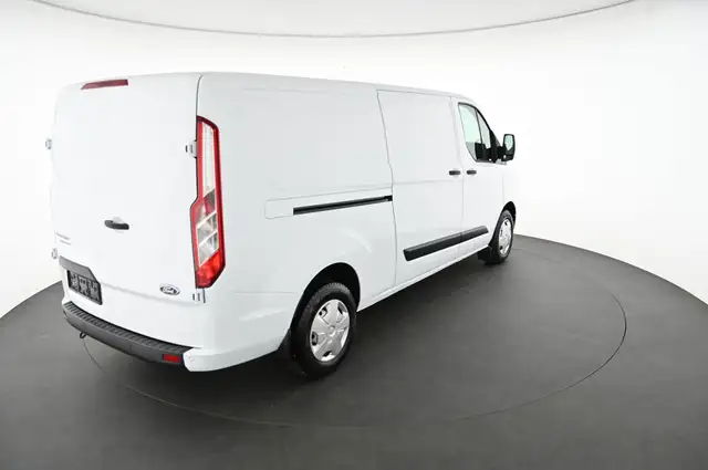 Ford Transit Custom view 2