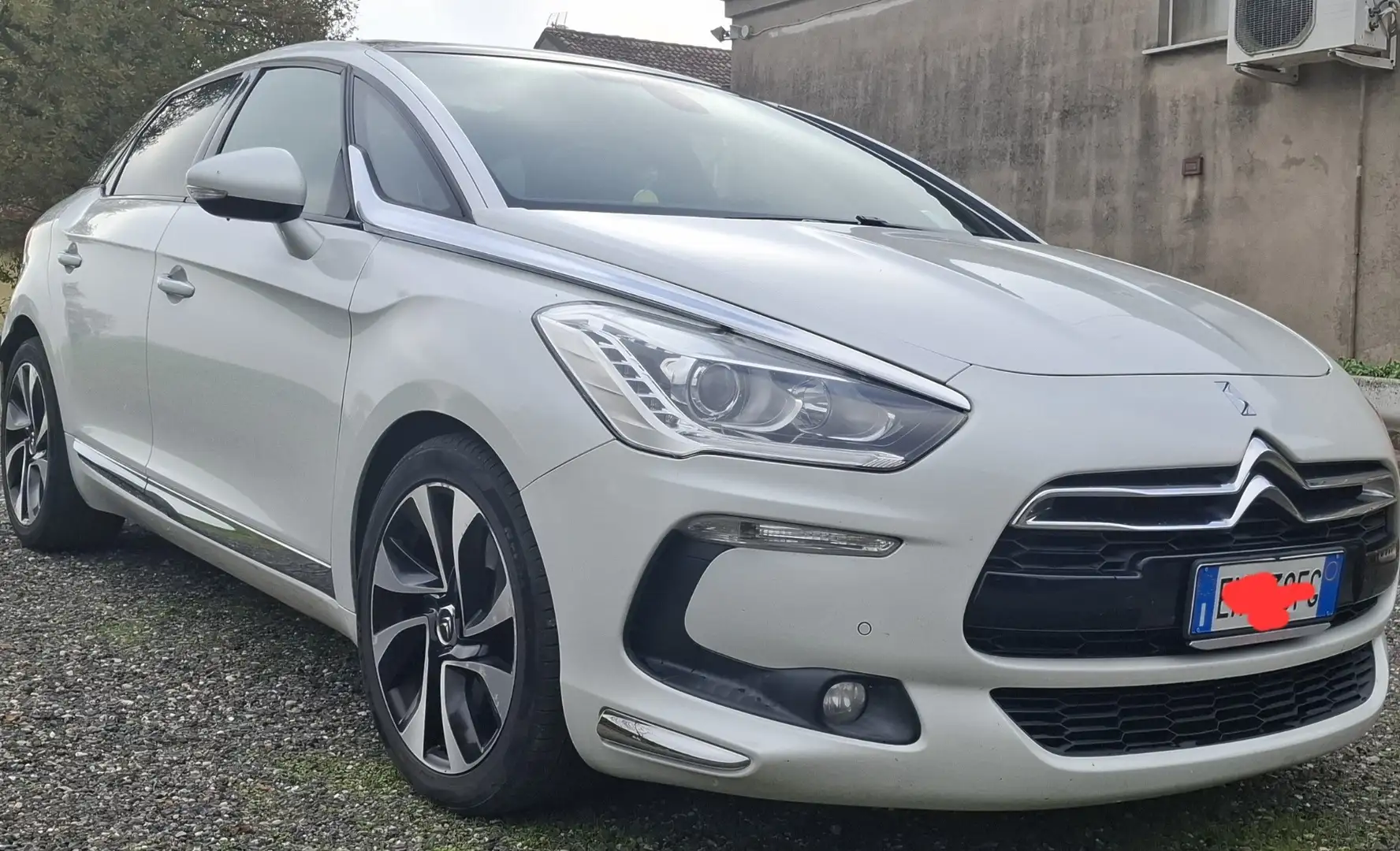 Citroen DS5 2.0 hdi So Chic 160cv auto - 1