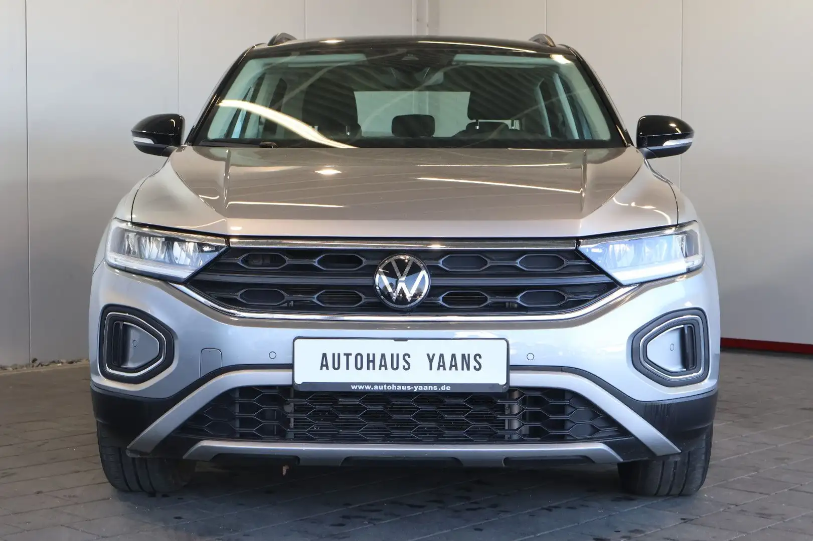Volkswagen T-Roc 2.0 TDI Life AID+ACC+SIDE+NAVI+LED+ALU Zilver - 2