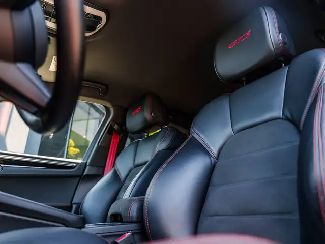 Porsche Macan view 13