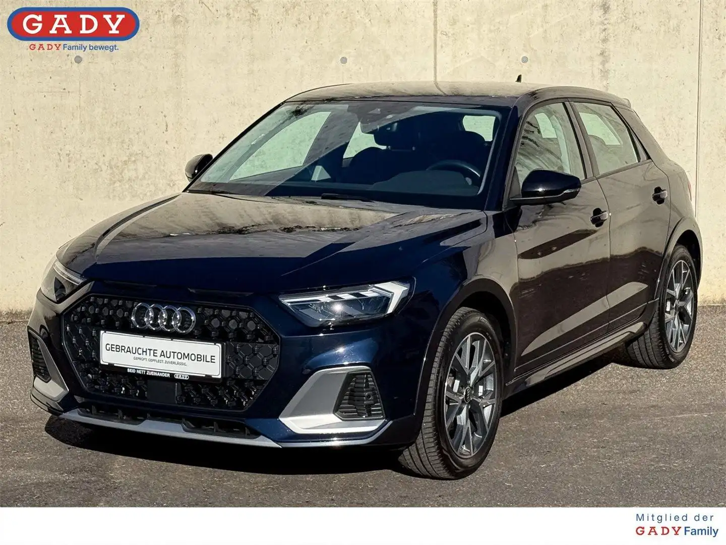 Audi A1 SB 30 TFSI Intense Blau - 1