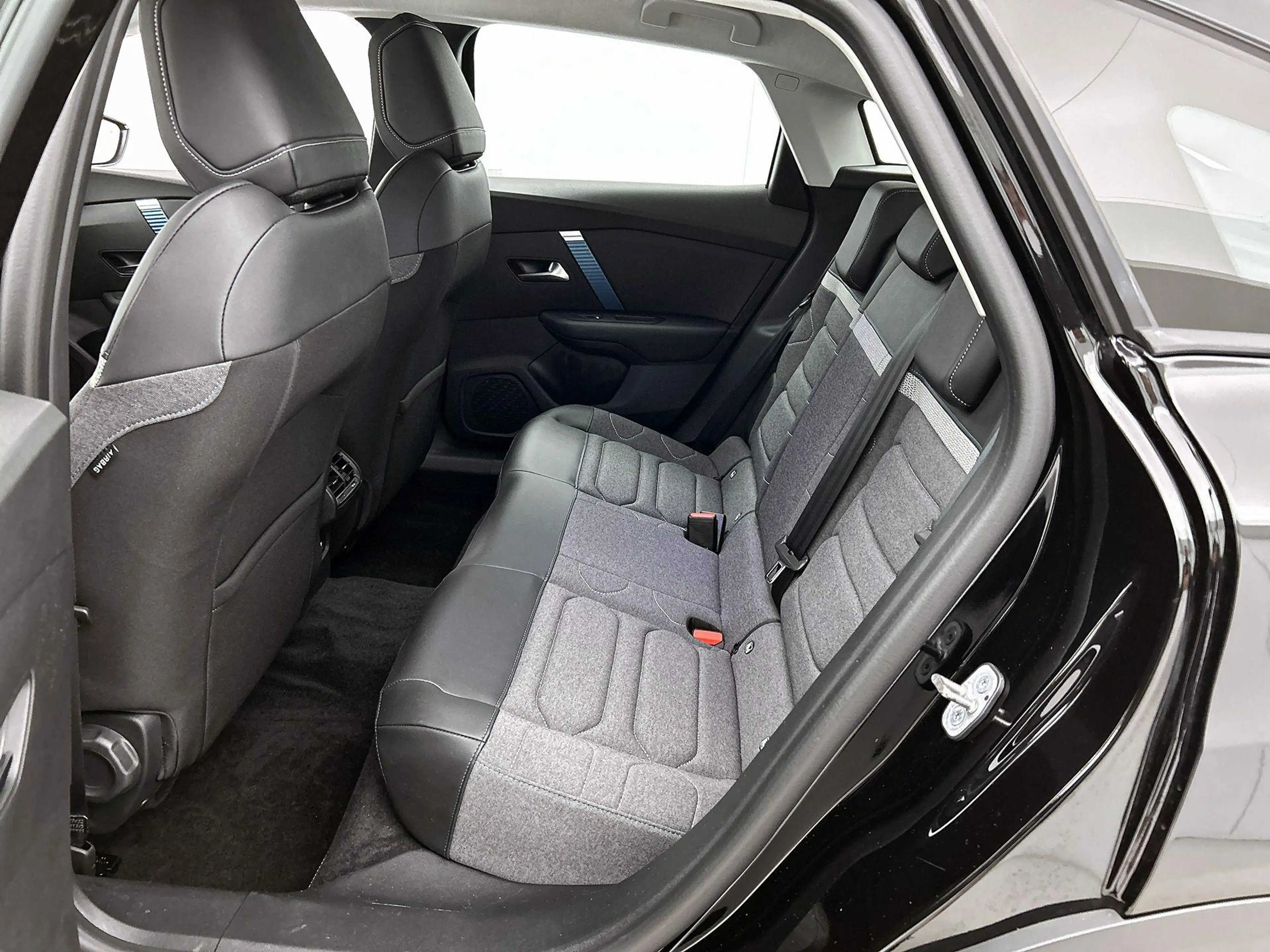 Citroen E-C4 Electric Feel Pack 50 kWh 136pk Automaat | Navigatie | Came — photo 14