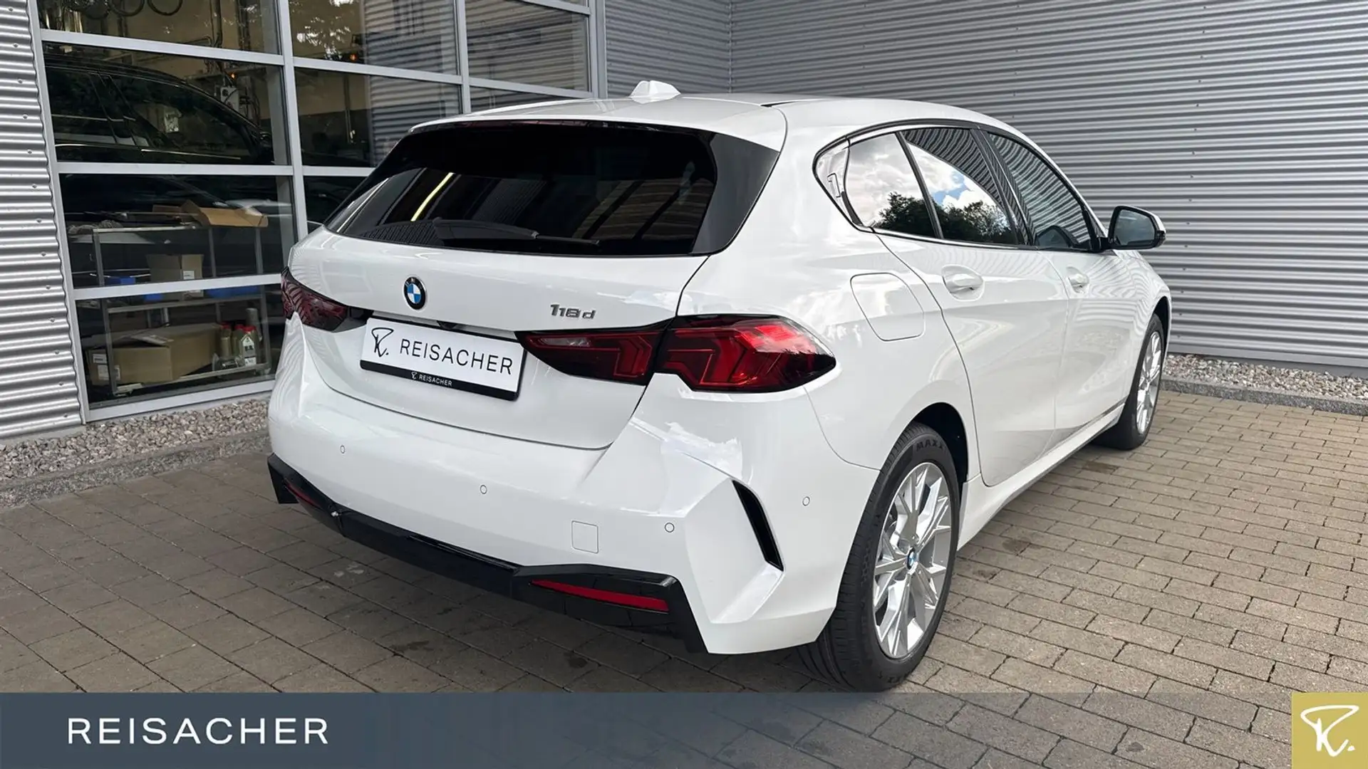 BMW 118 d Navigationssystem Sitzheizung Keyless Go White - 2