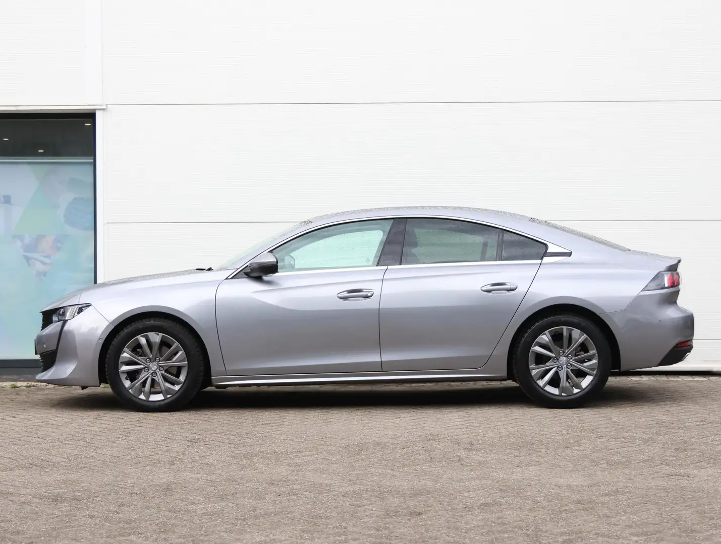 Peugeot 508 1.2 130 pk Allure Automaat | Lederen bekleding | A Grijs - 2