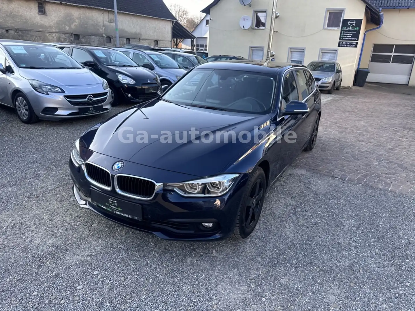 BMW 320 i Touring ** 1. Hand ** Lückl. Service ** Blau - 1