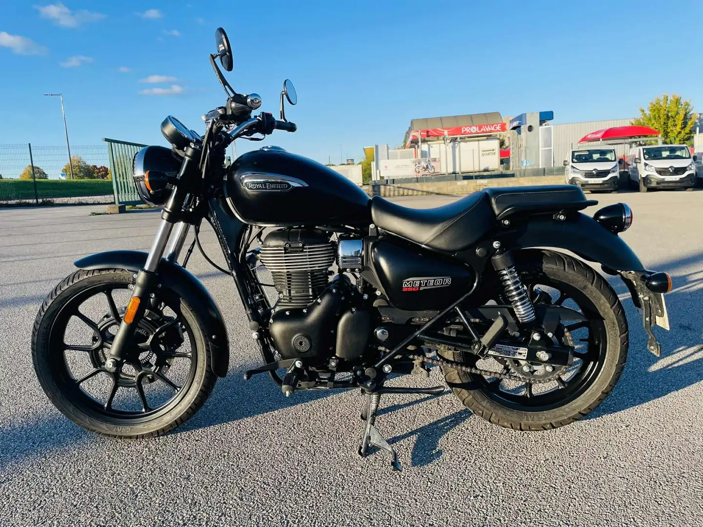 Royal Enfield Meteor 350 Zwart - 1