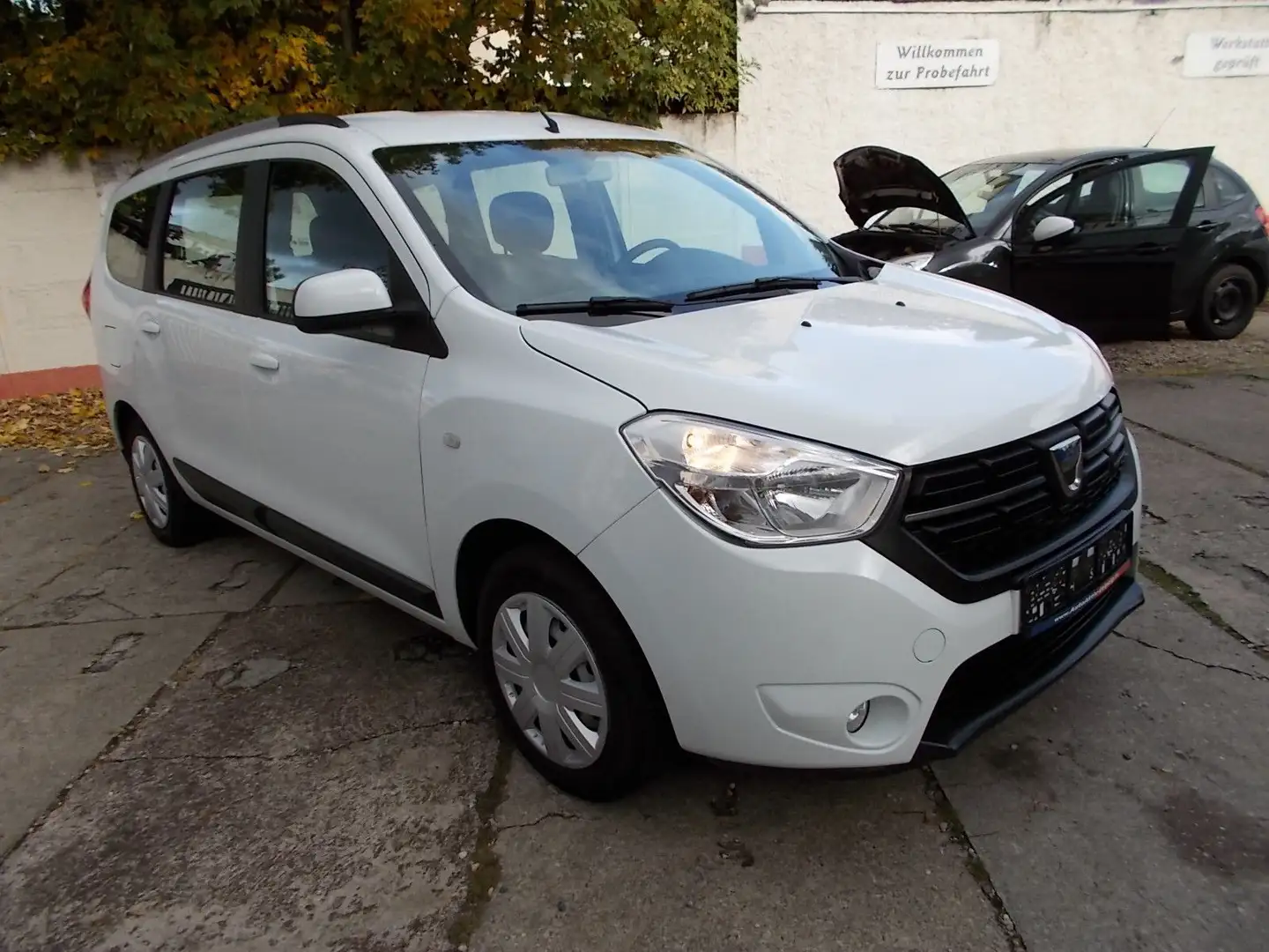 Dacia Lodgy SCe 100 Comfort*KLIMA*SV*ZV*1teHand Weiß - 2