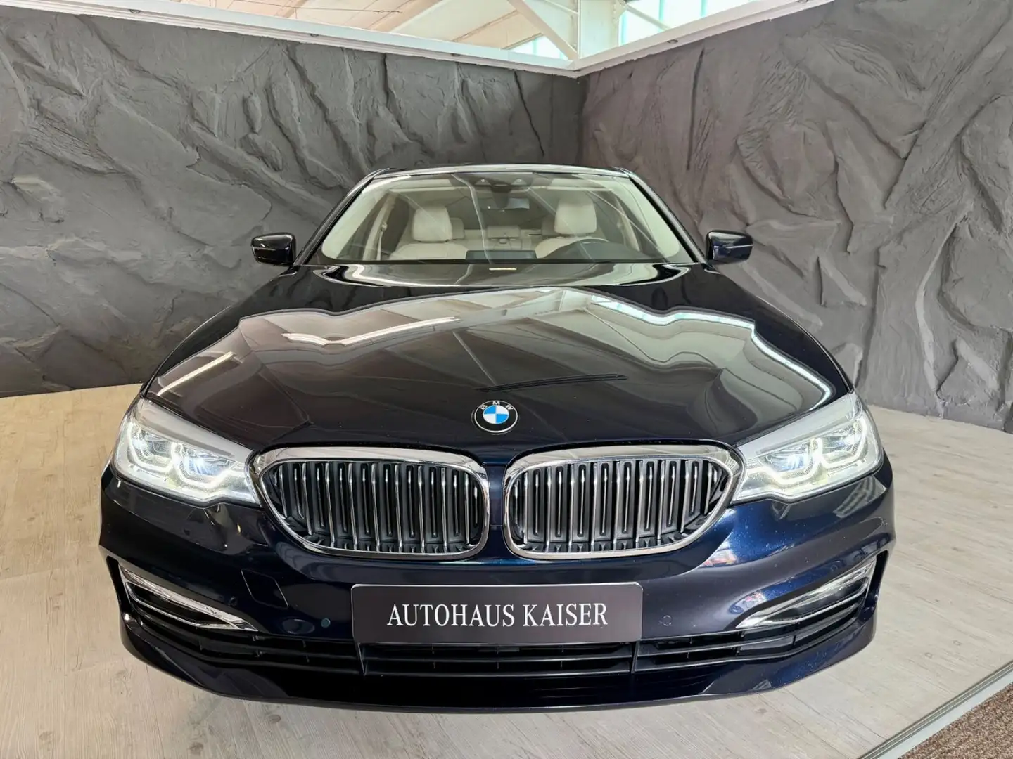 BMW 530 D Luxury line/ACC/AHK/LED/19-ZOLL/TOP ZUSTAND Blau - 2