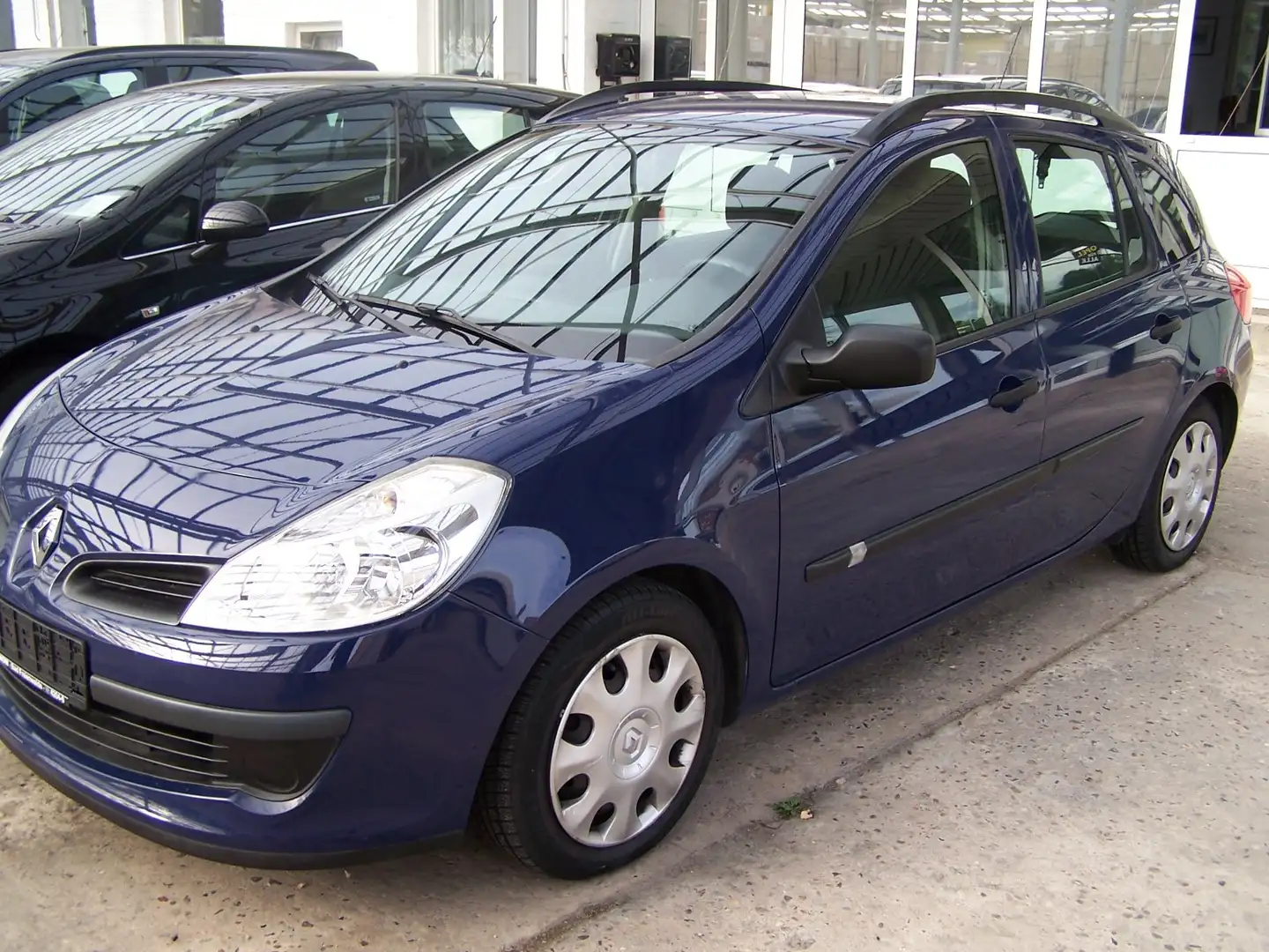 Renault Clio Authentique Blau - 2