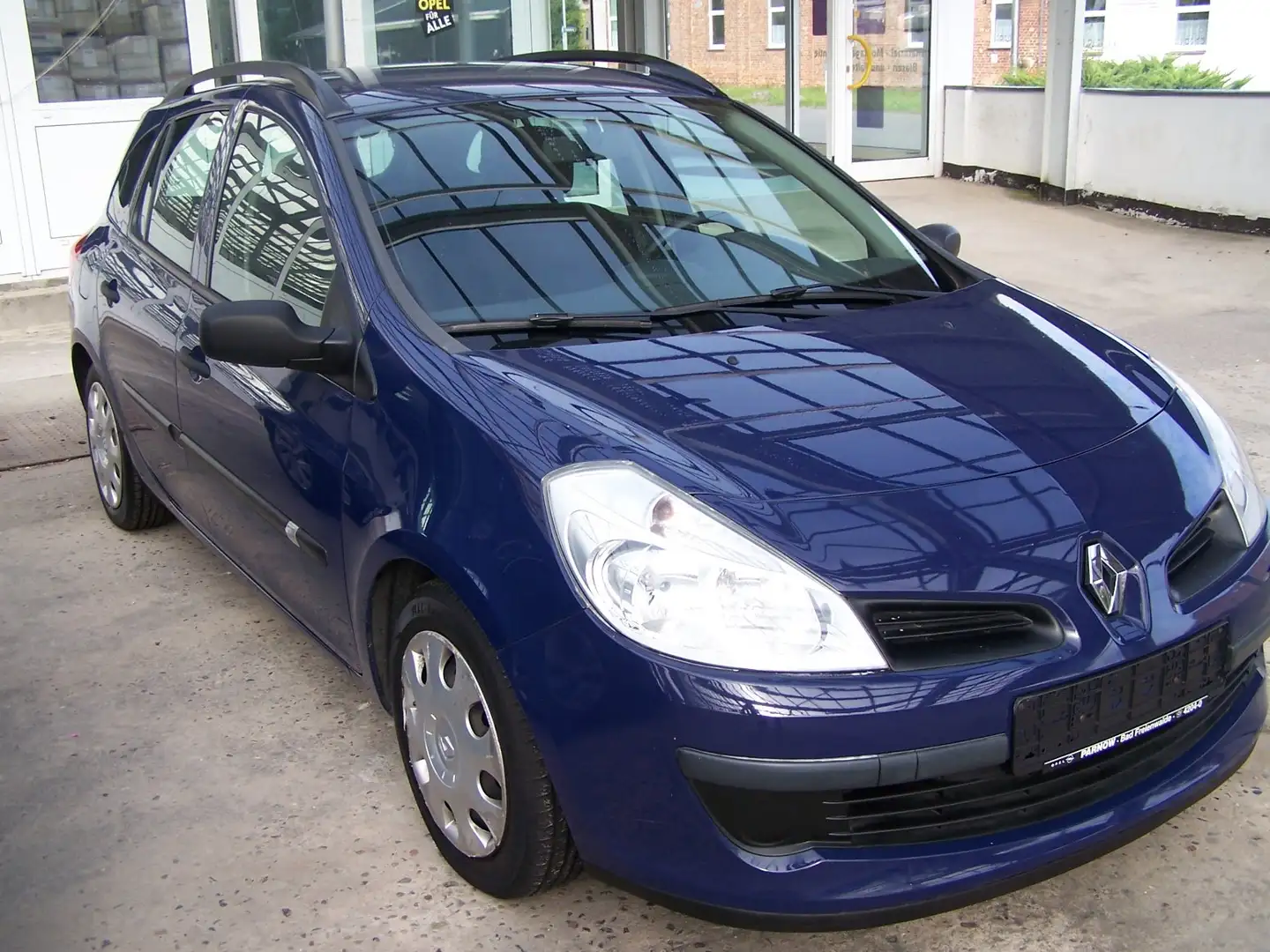 Renault Clio Authentique Blau - 1