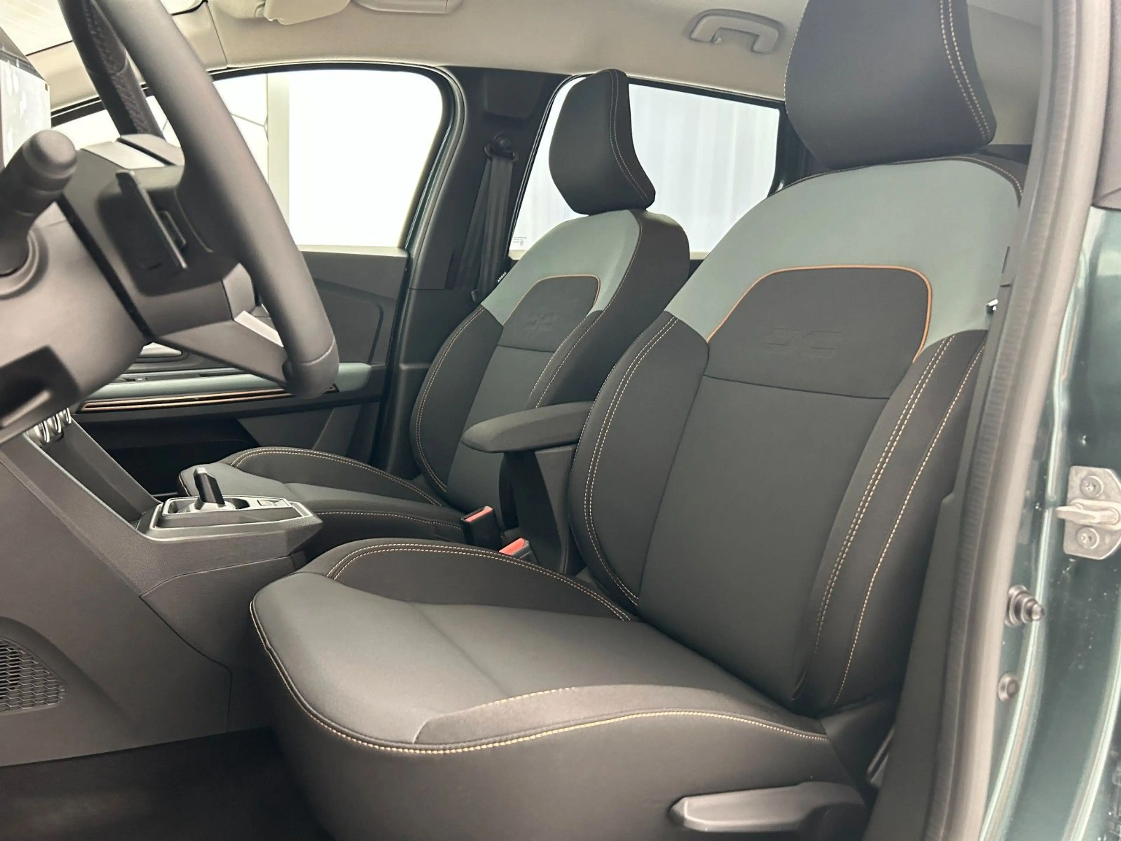 Dacia Jogger Journey hybrid 155 7-Sitzer 360° Navi — photo 14