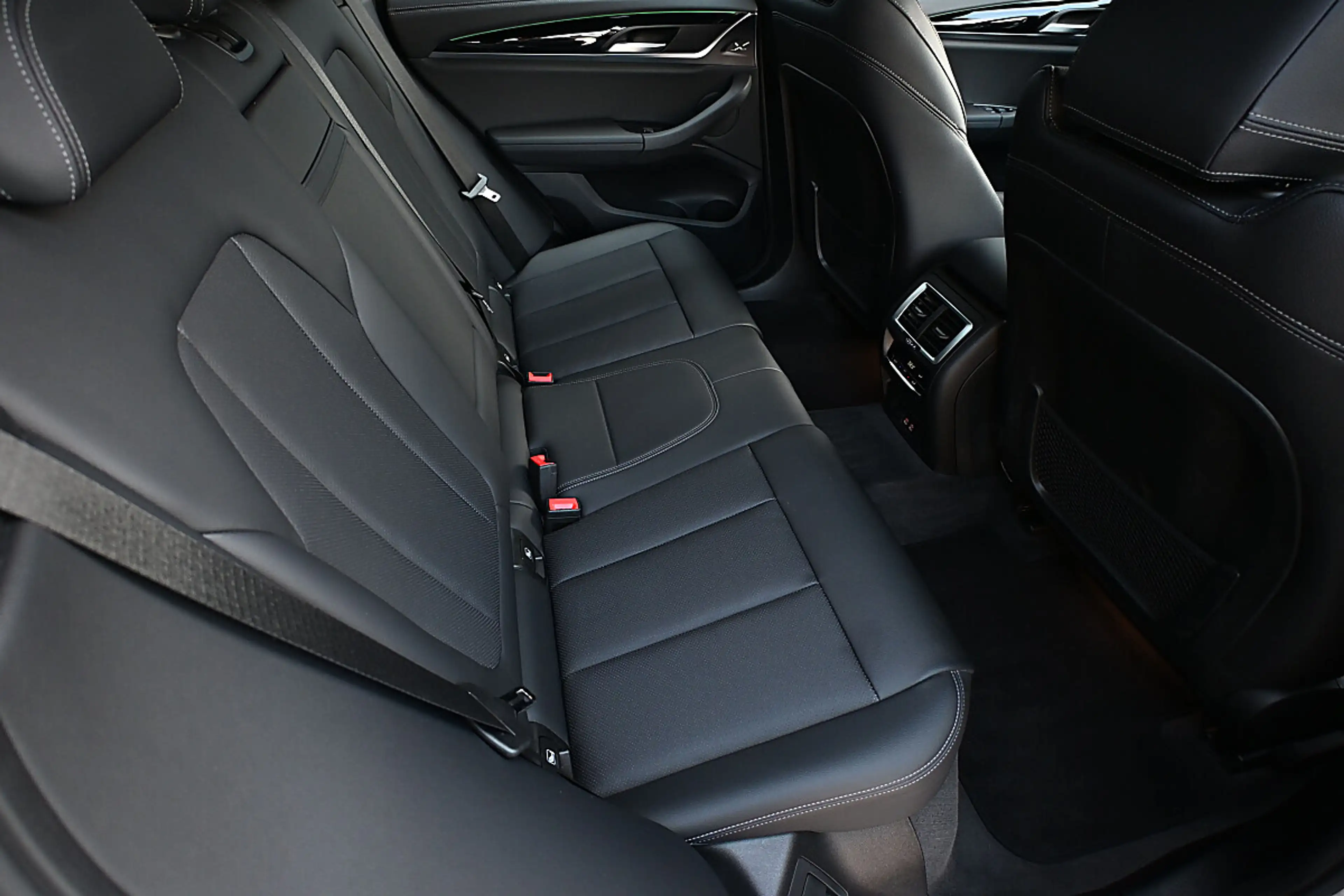 BMW iX3 M 73,8kWh Sport ACC, DrivingProf, LED, Kamera, ... — photo 14