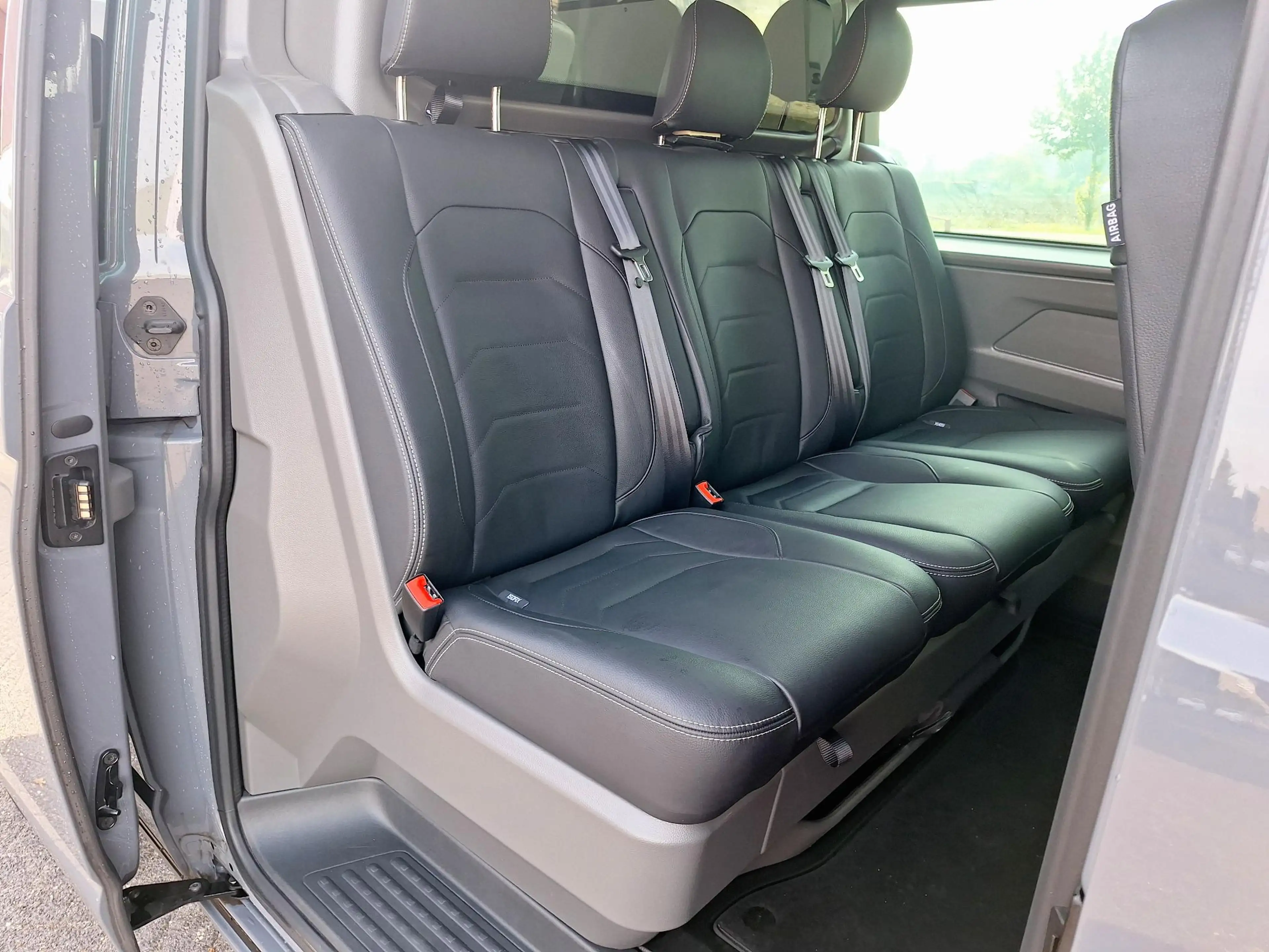 Volkswagen T6.1 Transporter 2.0 TDI L2H1 30 DC Bulli Automaat | NL-Auto | Trek — photo 16