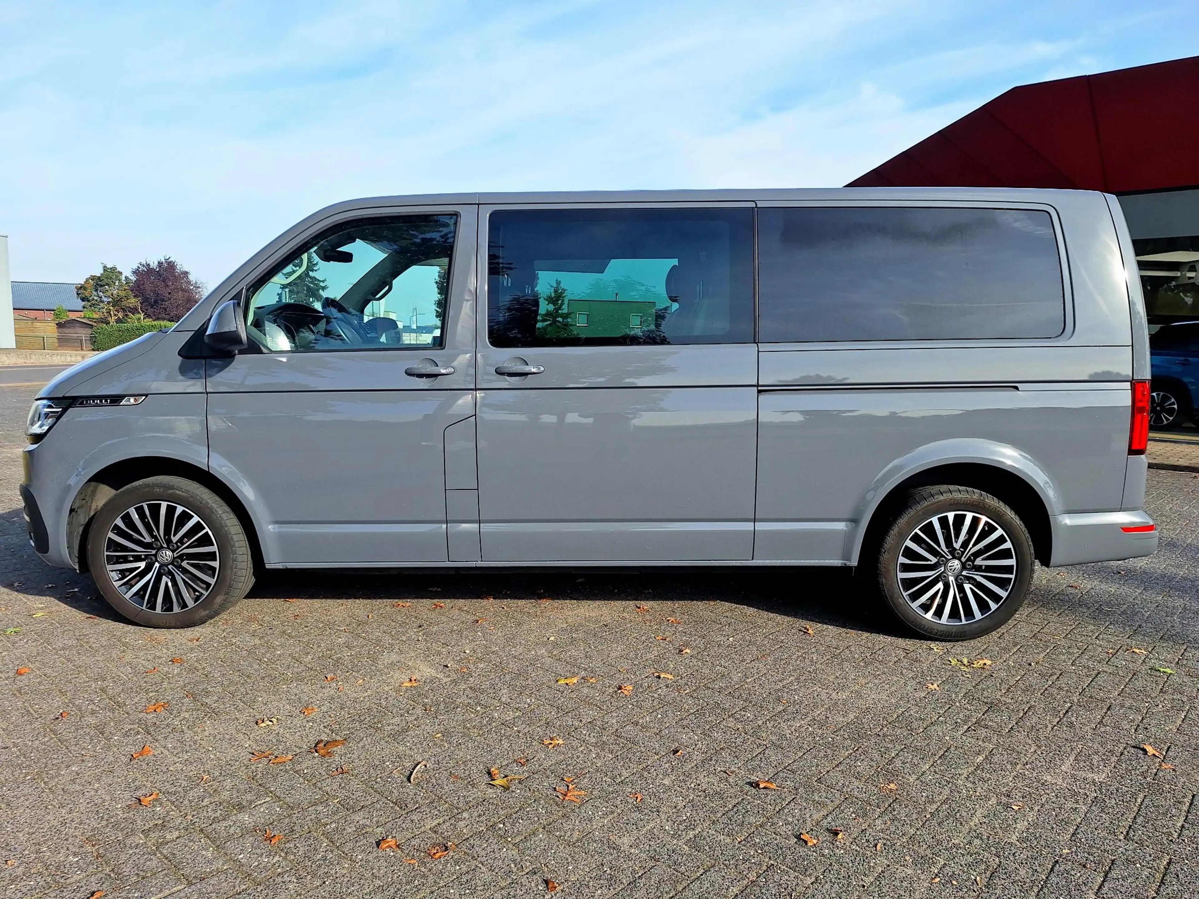 Volkswagen T6.1 Transporter 2.0 TDI L2H1 30 DC Bulli Automaat | NL-Auto | Trek — photo 7