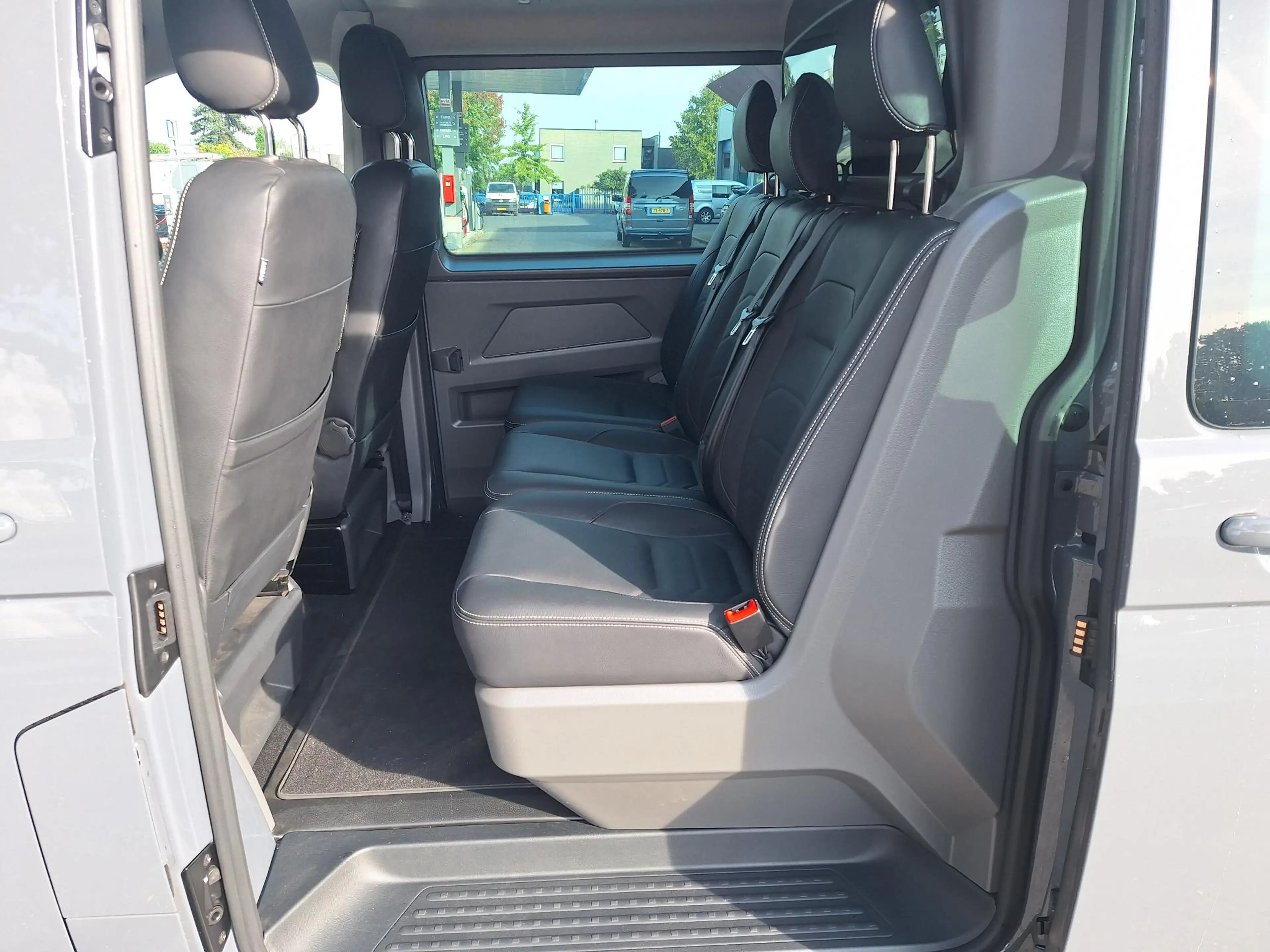 Volkswagen T6.1 Transporter 2.0 TDI L2H1 30 DC Bulli Automaat | NL-Auto | Trek — photo 15