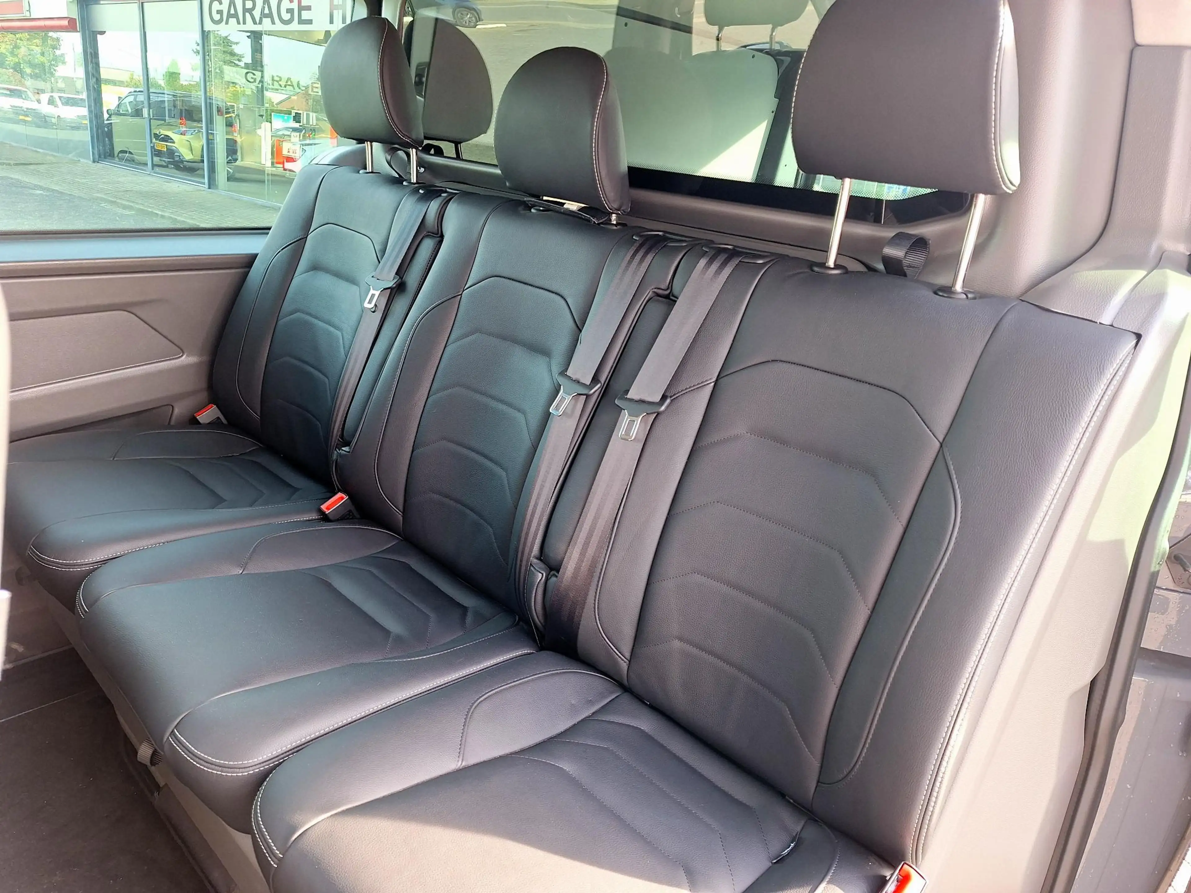 Volkswagen T6.1 Transporter 2.0 TDI L2H1 30 DC Bulli Automaat | NL-Auto | Trek — photo 17