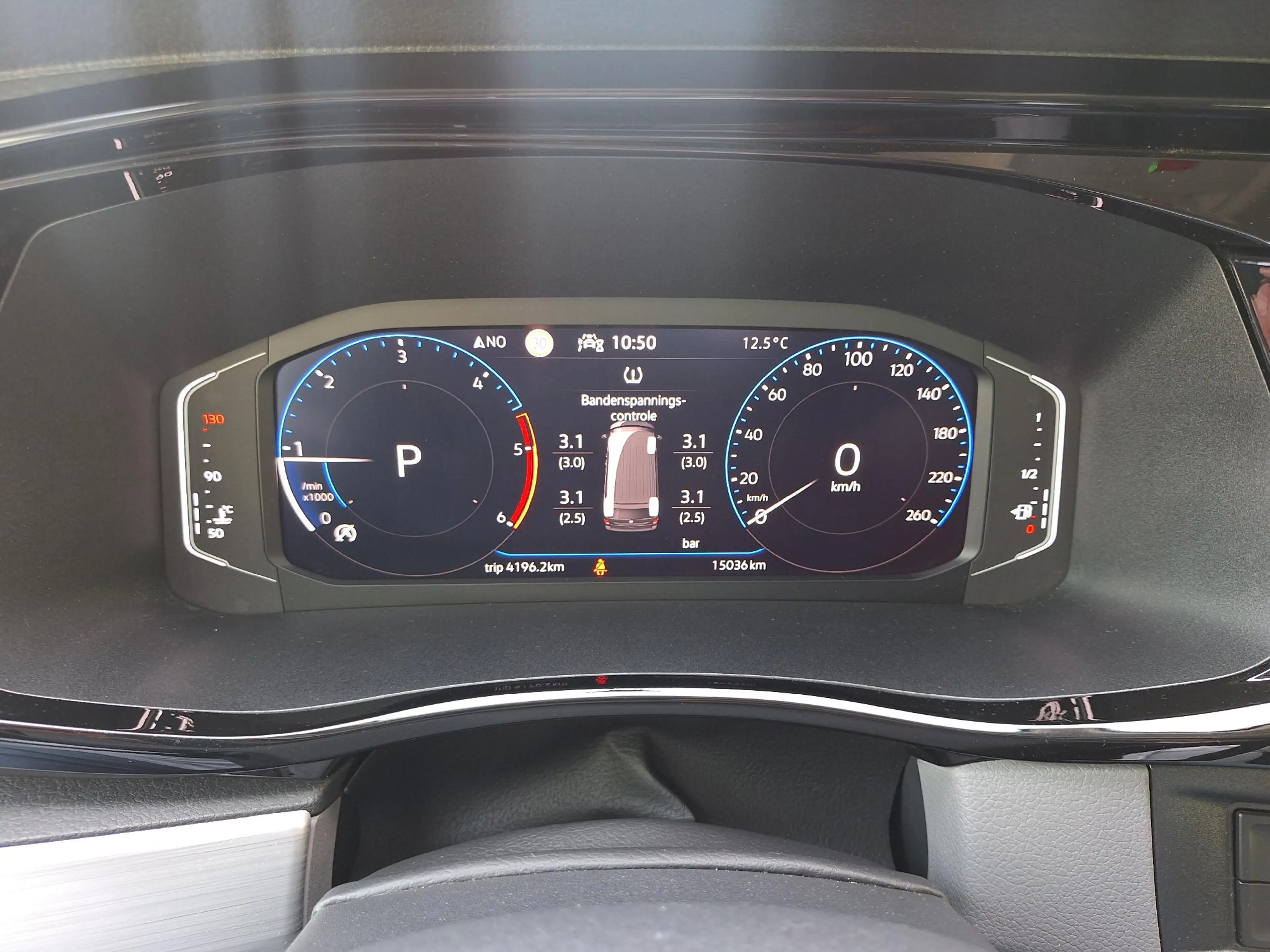 Volkswagen T6.1 Transporter 2.0 TDI L2H1 30 DC Bulli Automaat | NL-Auto | Trek — photo 20