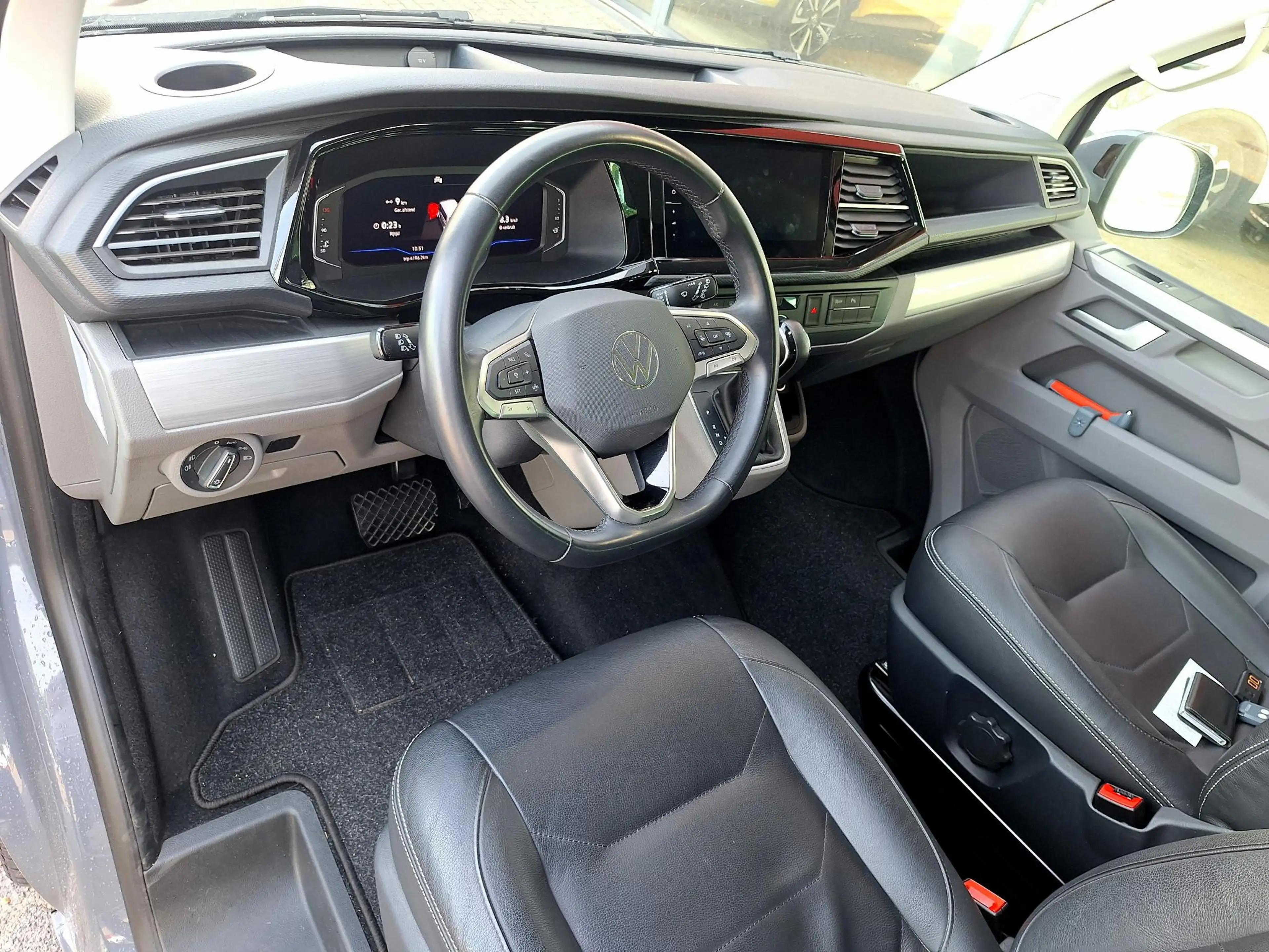Volkswagen T6.1 Transporter 2.0 TDI L2H1 30 DC Bulli Automaat | NL-Auto | Trek — photo 13