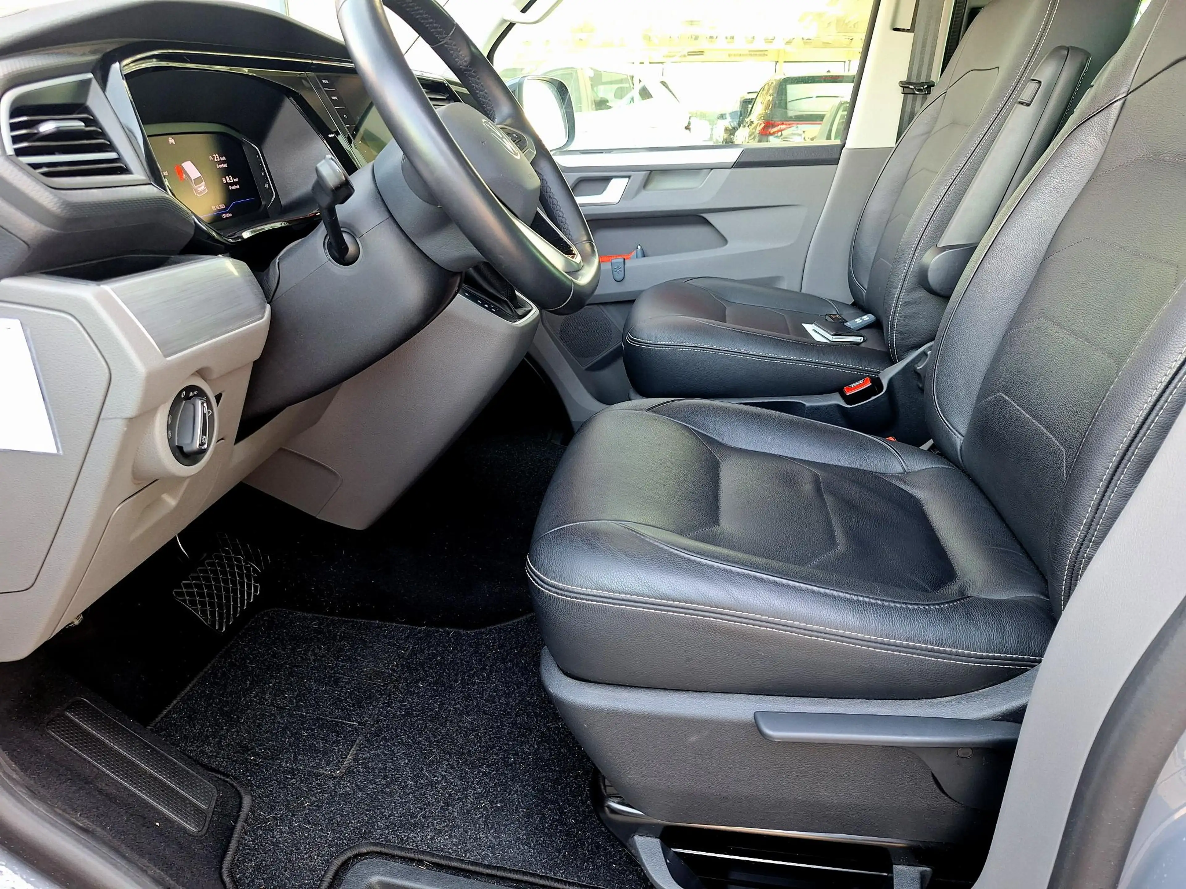 Volkswagen T6.1 Transporter 2.0 TDI L2H1 30 DC Bulli Automaat | NL-Auto | Trek — photo 14