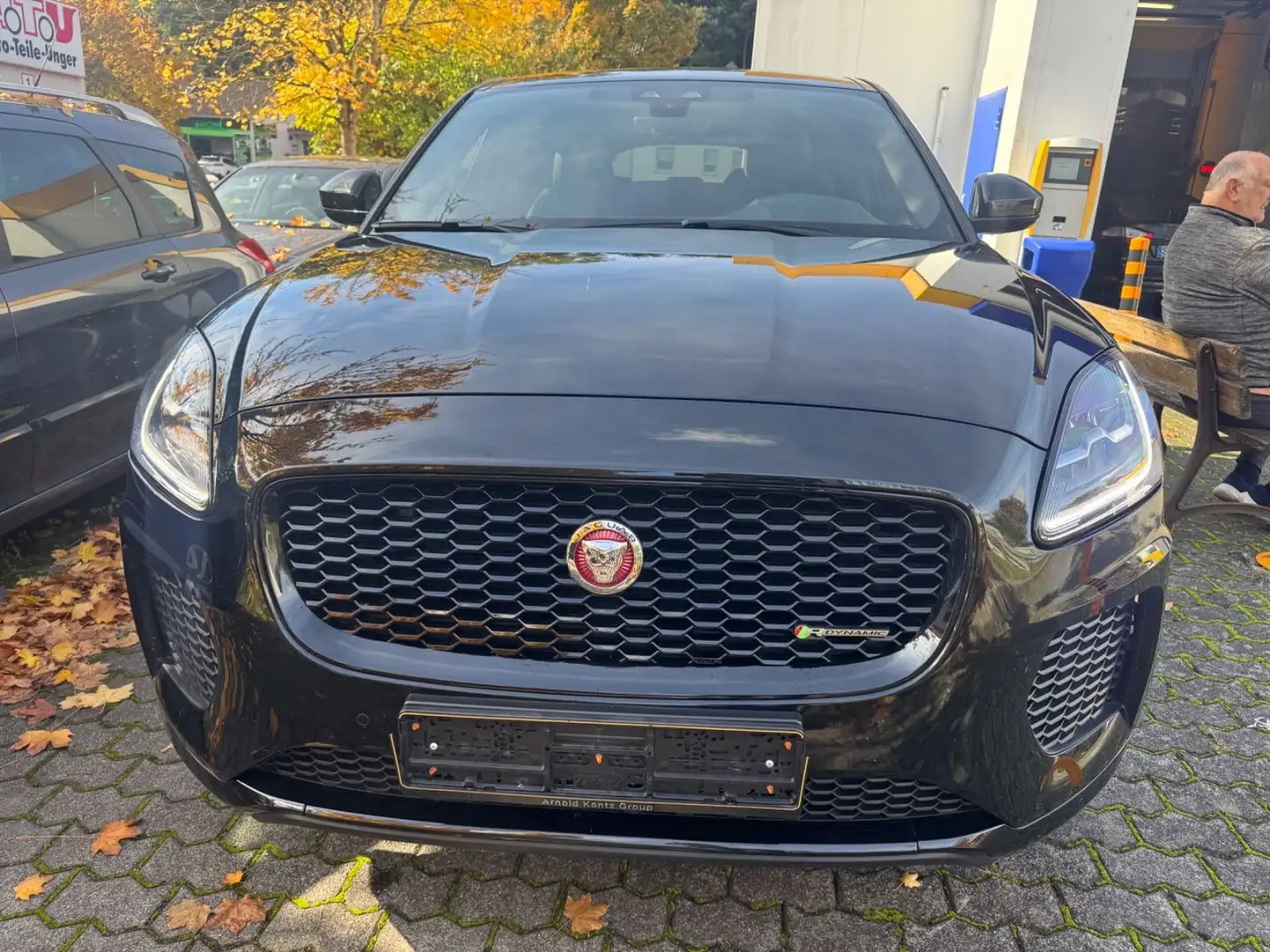 Jaguar E-Pace R-Dynamic SE AWD Leder+Navi+LED Nero - 2