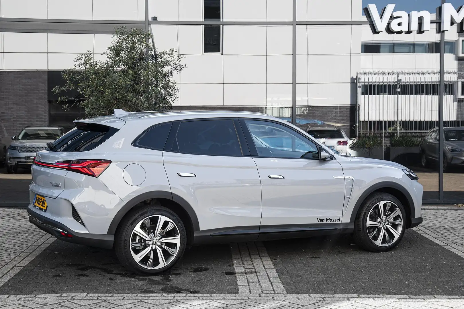 MG Marvel R Luxury 70 kWh | Leder | Panoramadak | Led Sfeerlic Grijs - 2