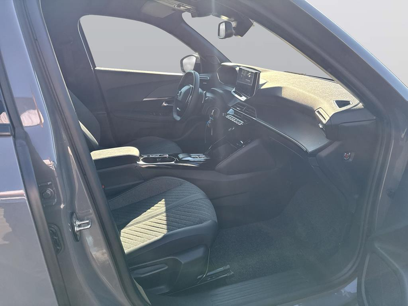 Peugeot 2008 1.2 PureTech 130, Allure — photo 13