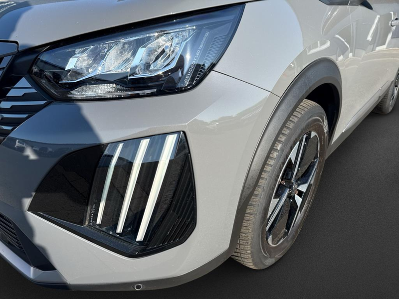Peugeot 2008 1.2 PureTech 130, Allure — photo 11