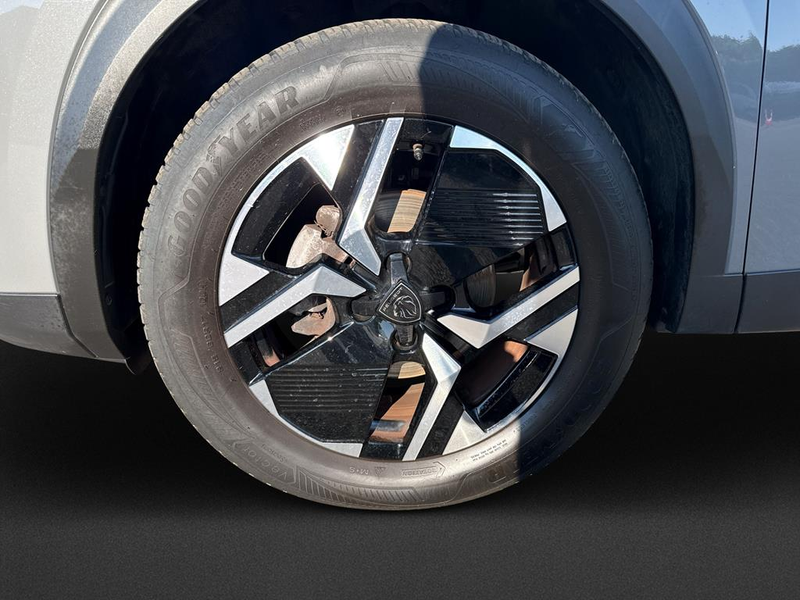 Peugeot 2008 1.2 PureTech 130, Allure — photo 10