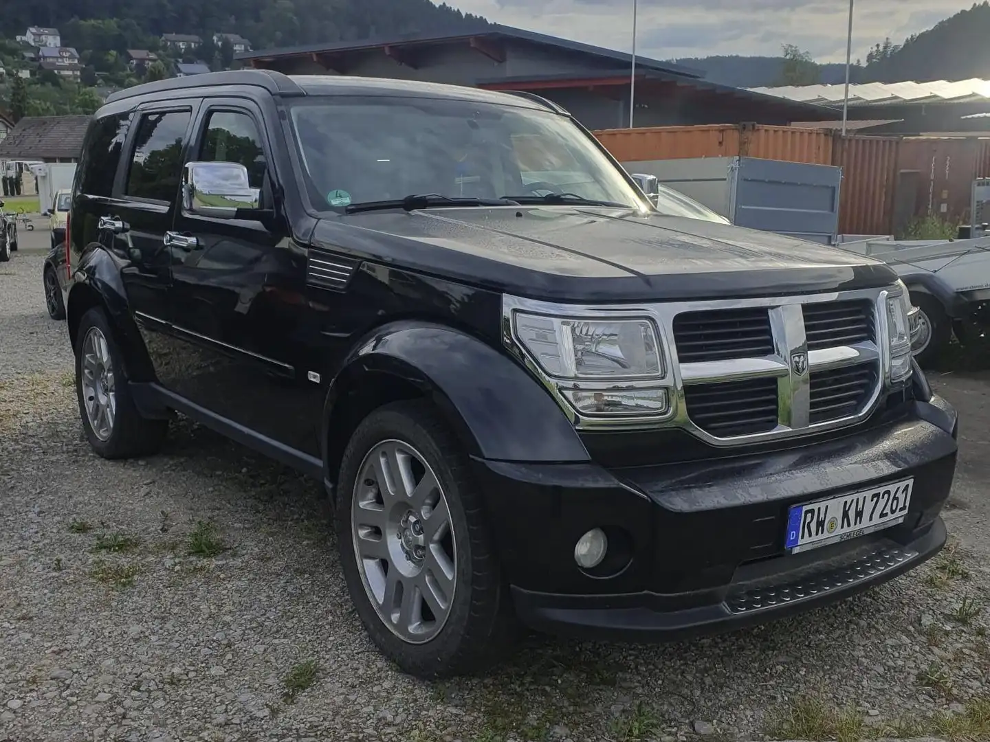 Dodge Nitro SXT Schwarz - 1