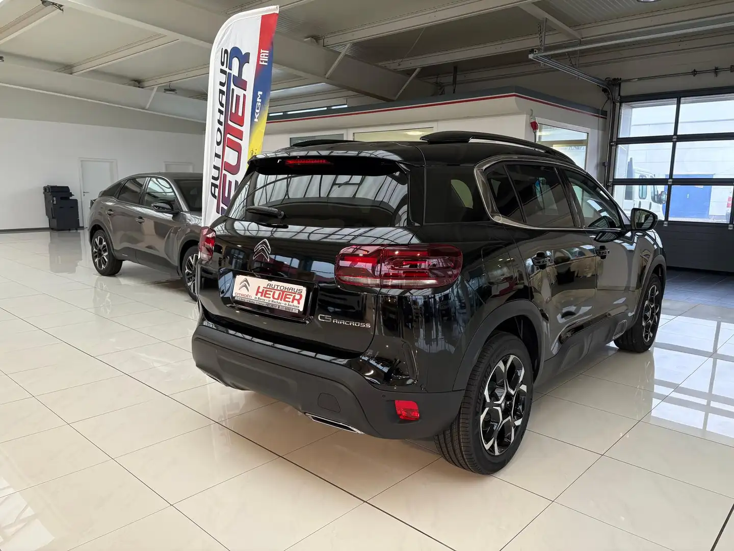 Citroen C5 Aircross Hybrid 145 e-DCS6 Max mit el. Heckklappe Noir - 2