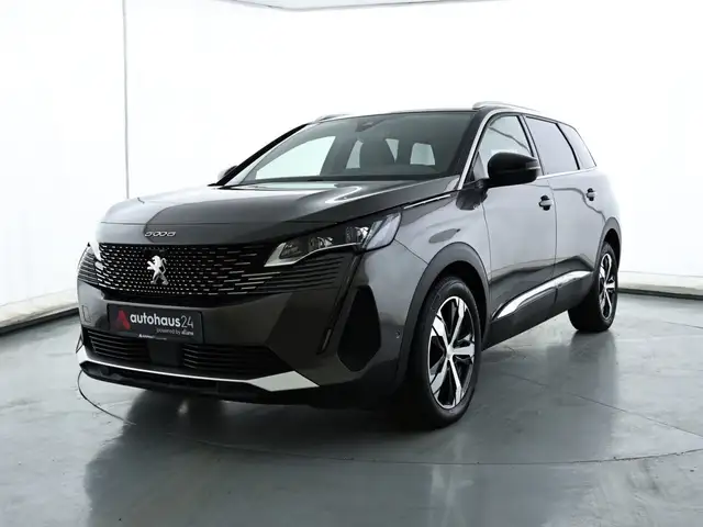 Peugeot 5008 view 3