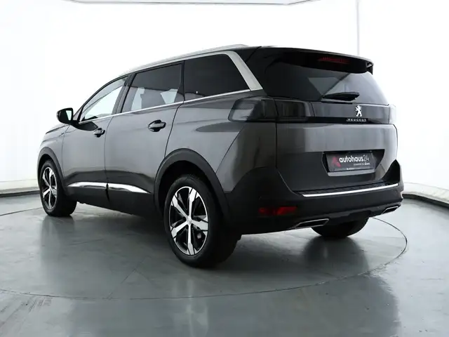Peugeot 5008 view 4