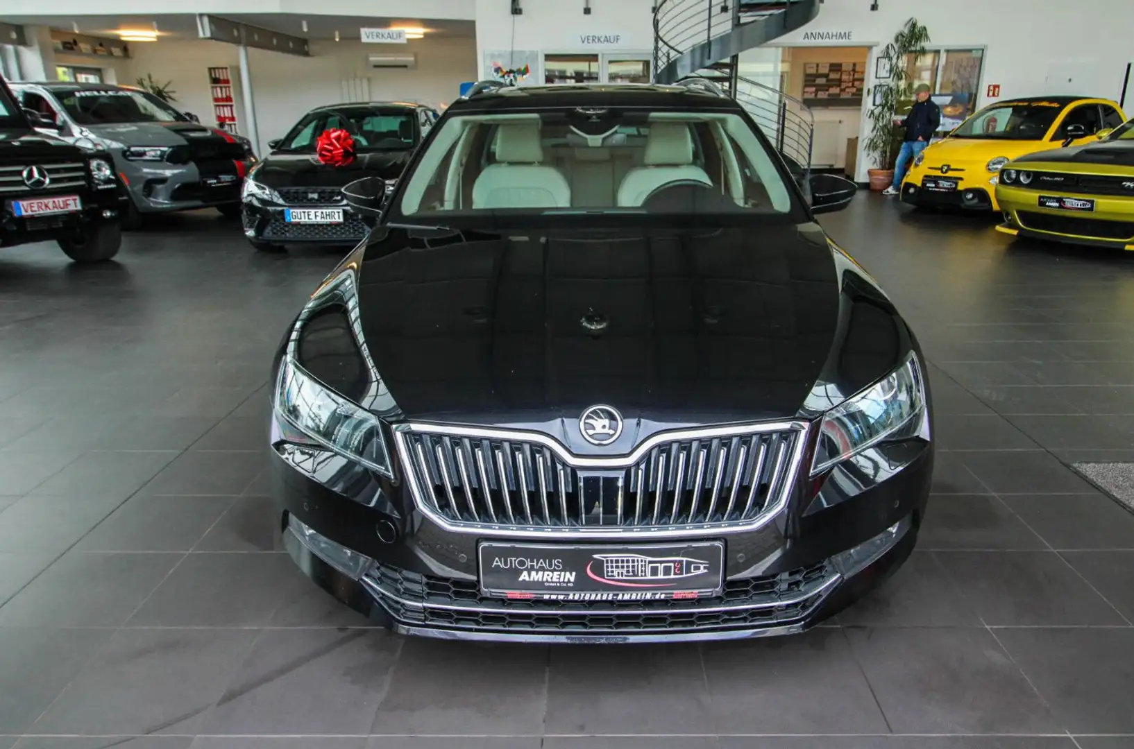 Skoda Superb Combi L&K 4x4 Business/TV/Pano/StandH/DAB Negro - 2