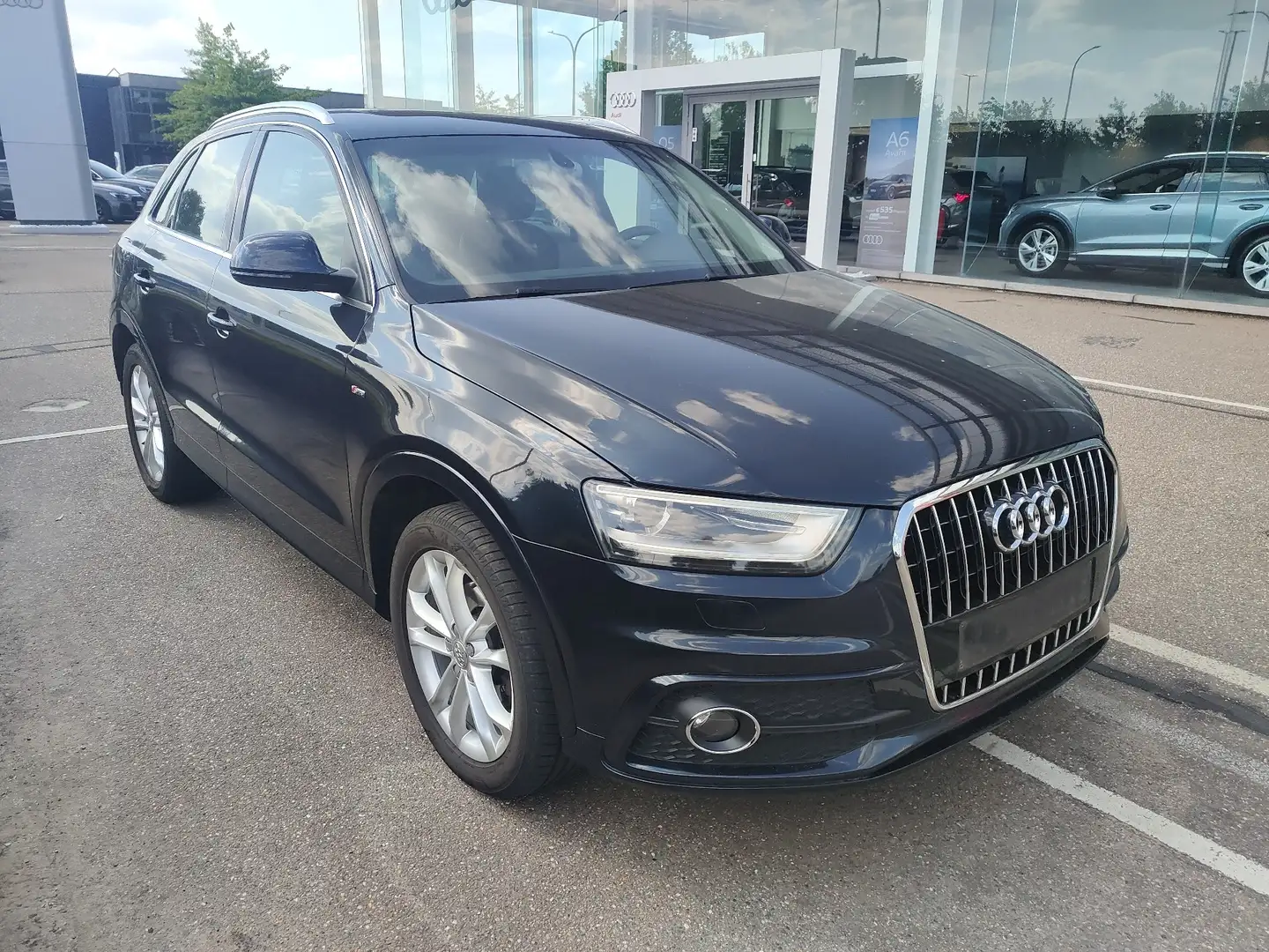 Audi Q3 2.0 TDI S-line - 2