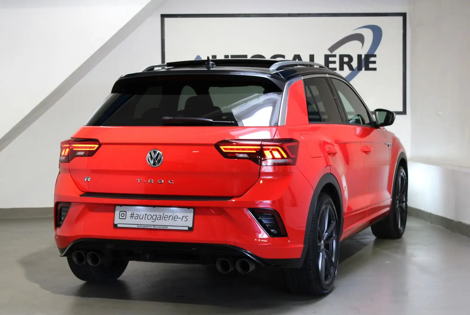 Volkswagen T-Roc R 4M*AKRAPOVIC*LEDER*PANO*BEATS*AHK*29TKM! Rot - 2