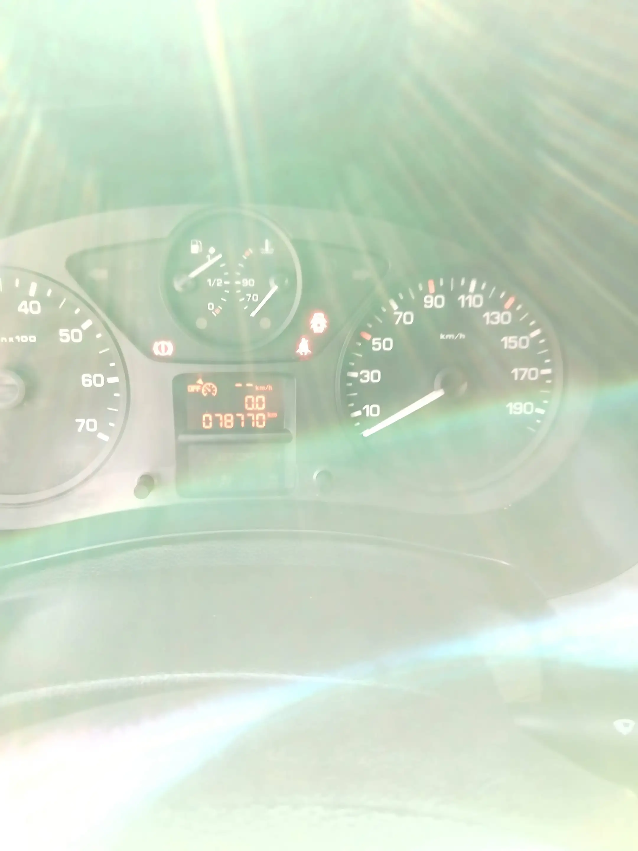 Peugeot Partner 1.6 diesel    2019    76500  3plaatsen  gps  trekhaak — photo 8
