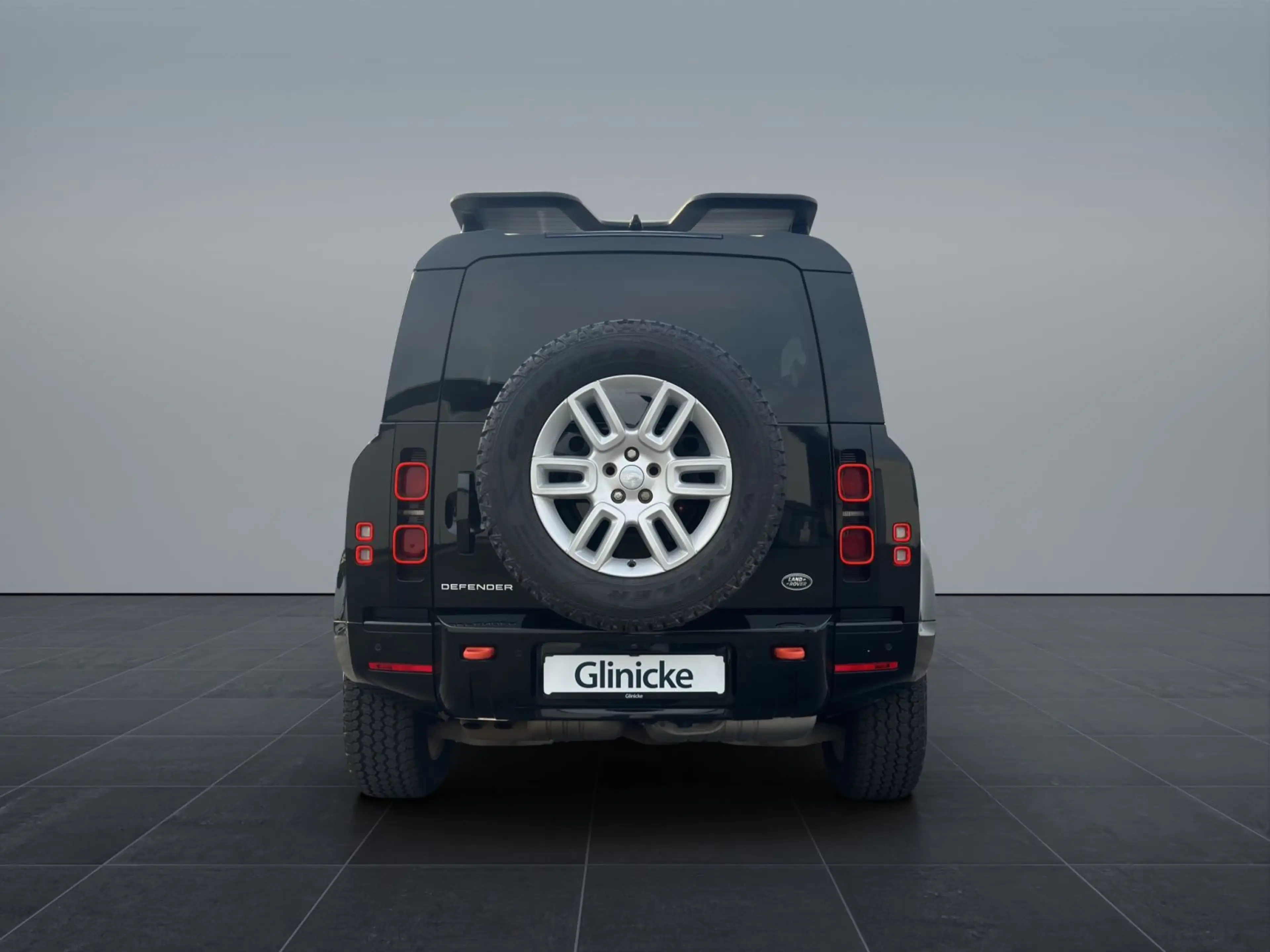Land Rover Defender 90 D250 XS Edition AHK WinterPack — photo 7