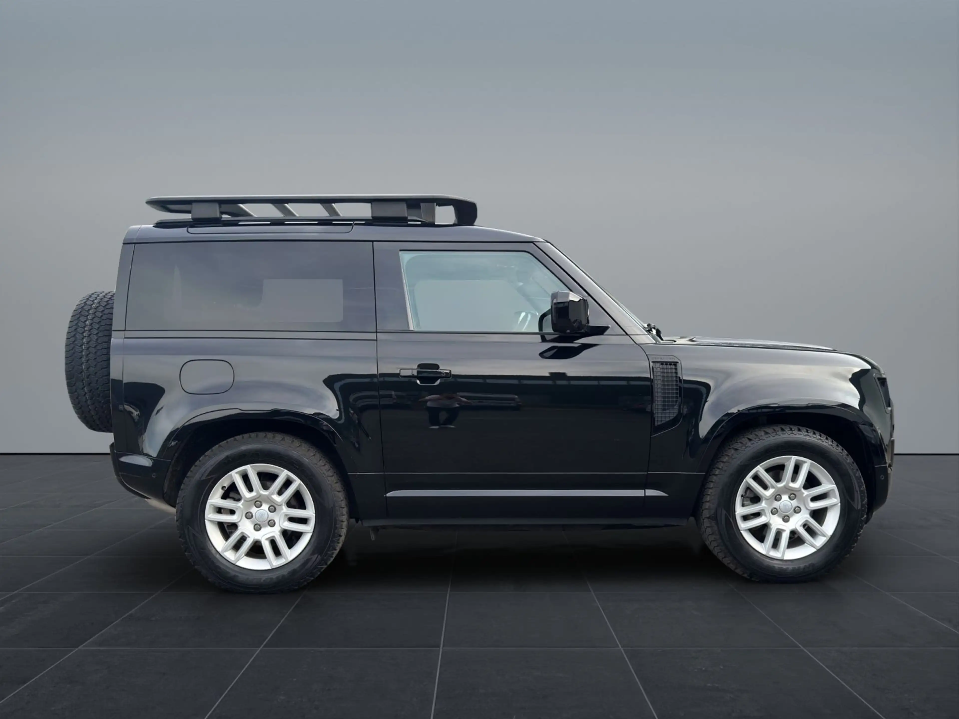 Land Rover Defender 90 D250 XS Edition AHK WinterPack — photo 6
