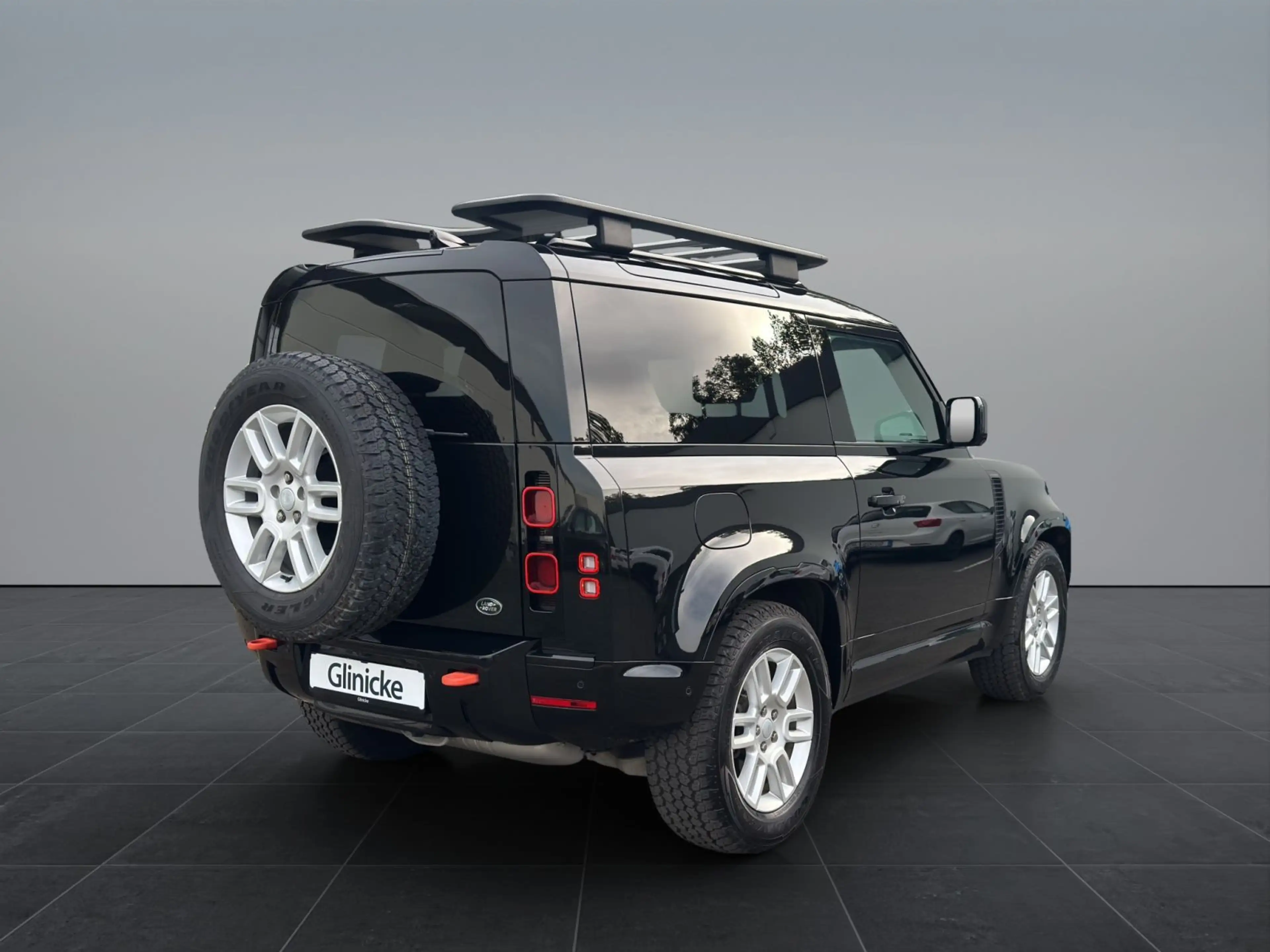 Land Rover Defender 90 D250 XS Edition AHK WinterPack — photo 2