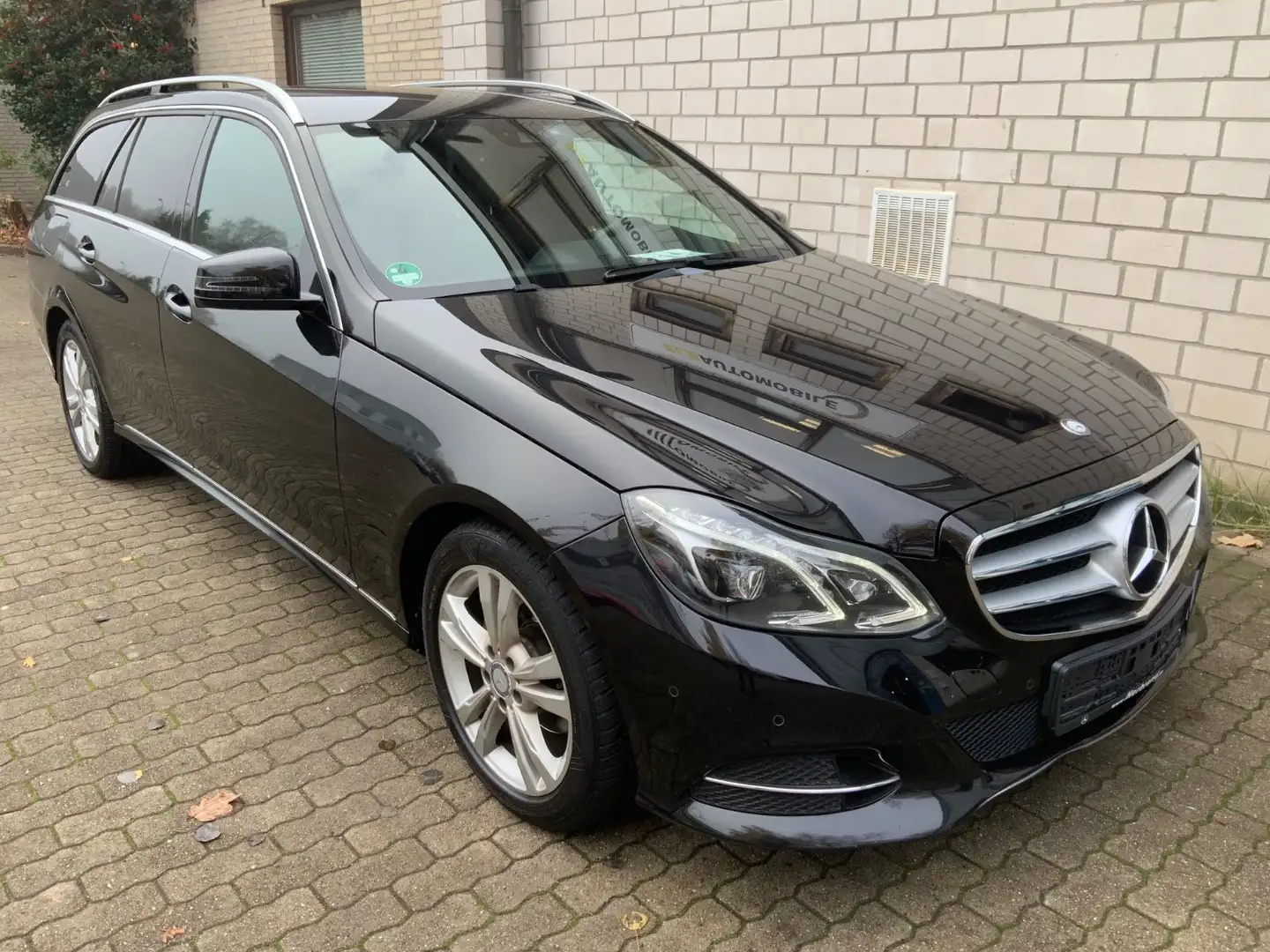 Mercedes-Benz E 220 CDI T BlueTec Avantgarde MB-S-Heft Nero - 1