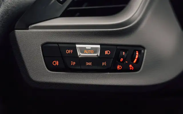 BMW 1 Series view 28
