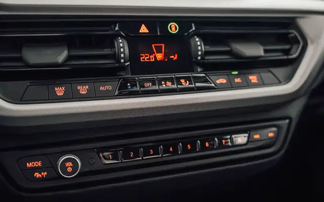 BMW 1 Series view 23