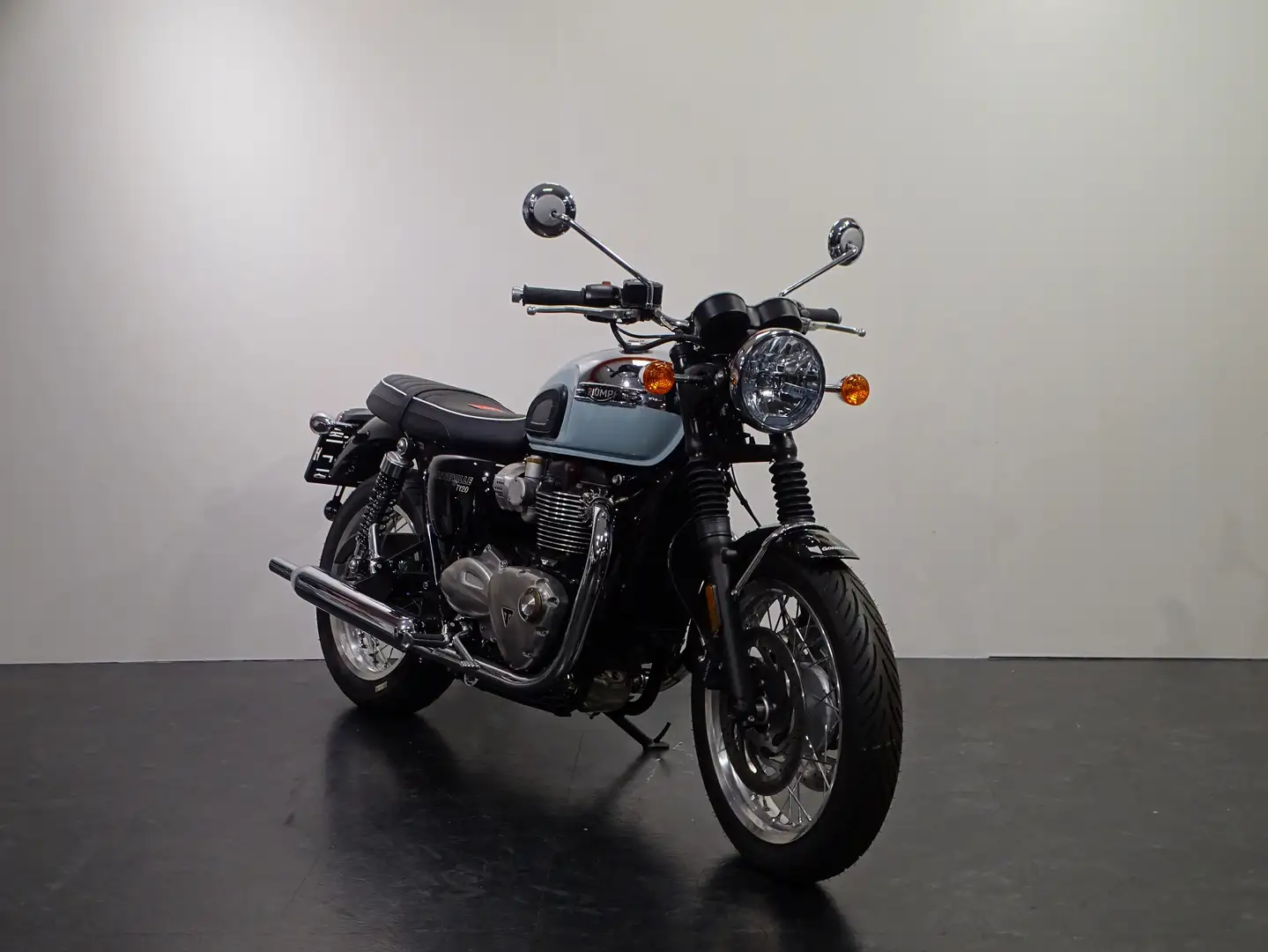 Triumph Bonneville T120 CHROME EDITION Zwart - 2