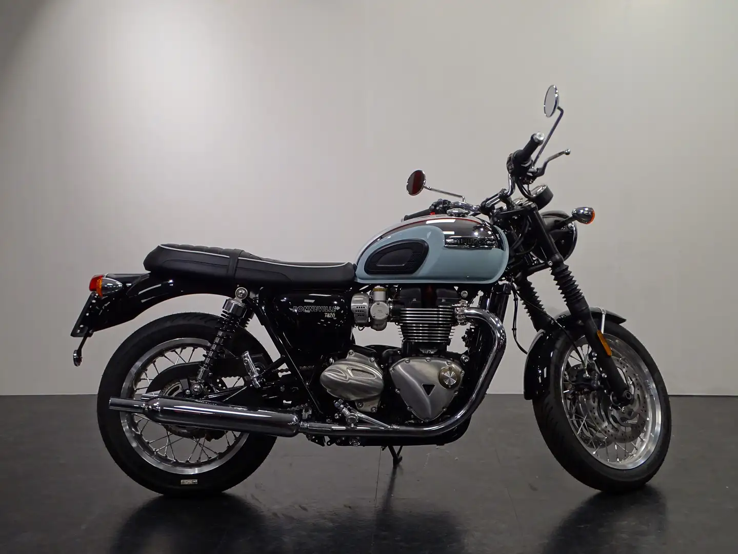 Triumph Bonneville T120 CHROME EDITION Zwart - 1