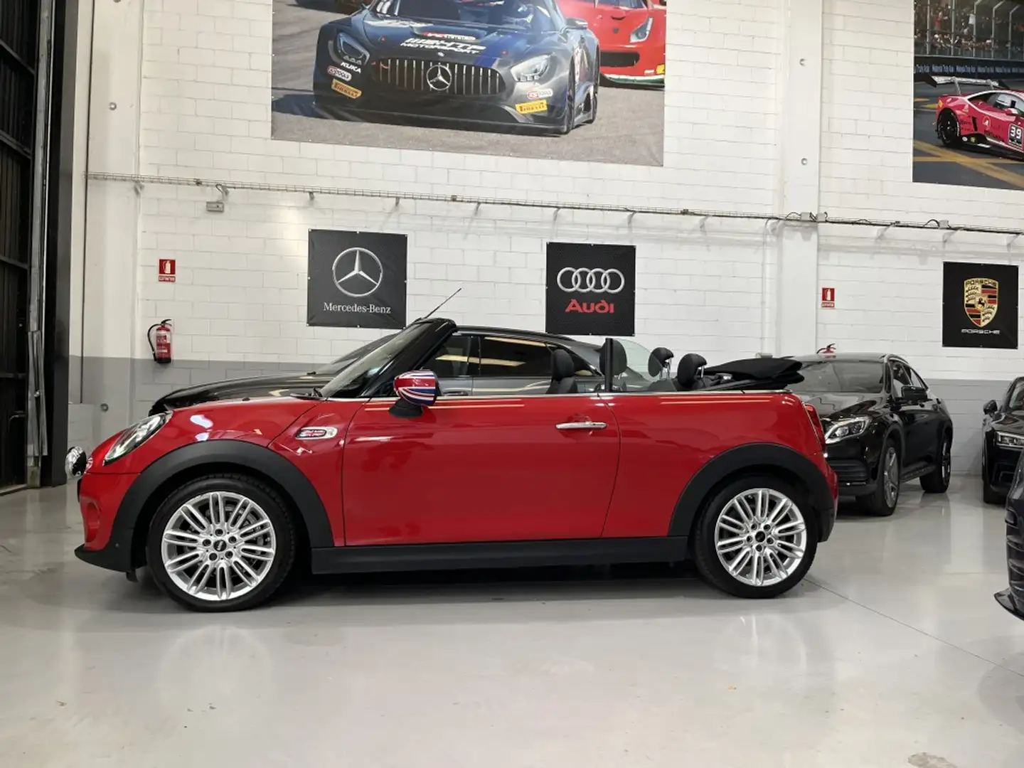 MINI Cooper Cabrio Aut. Rojo - 1