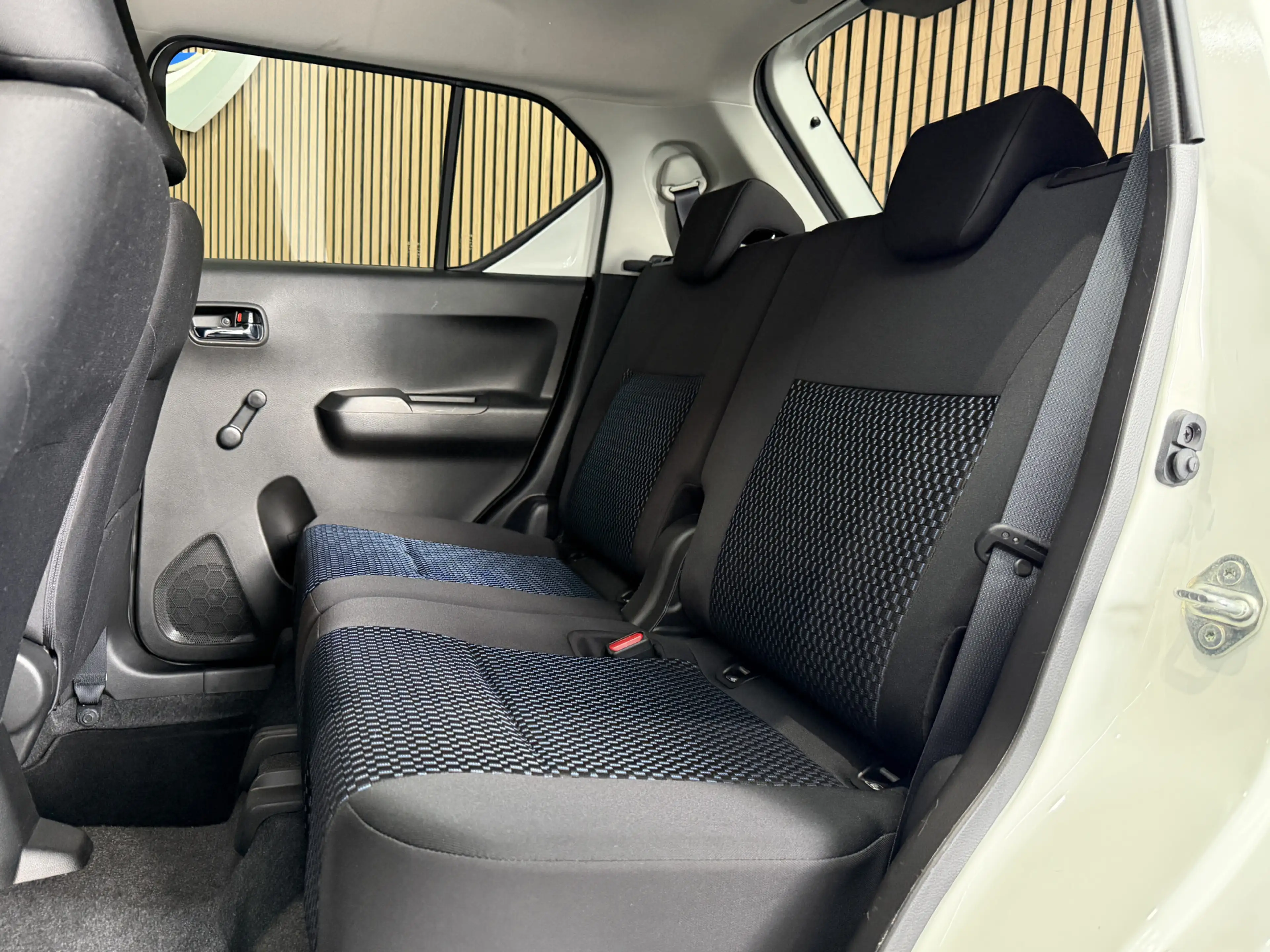 Suzuki Ignis 1.2 Smart Hybrid Select | Navi | Led | Camera | St — photo 30