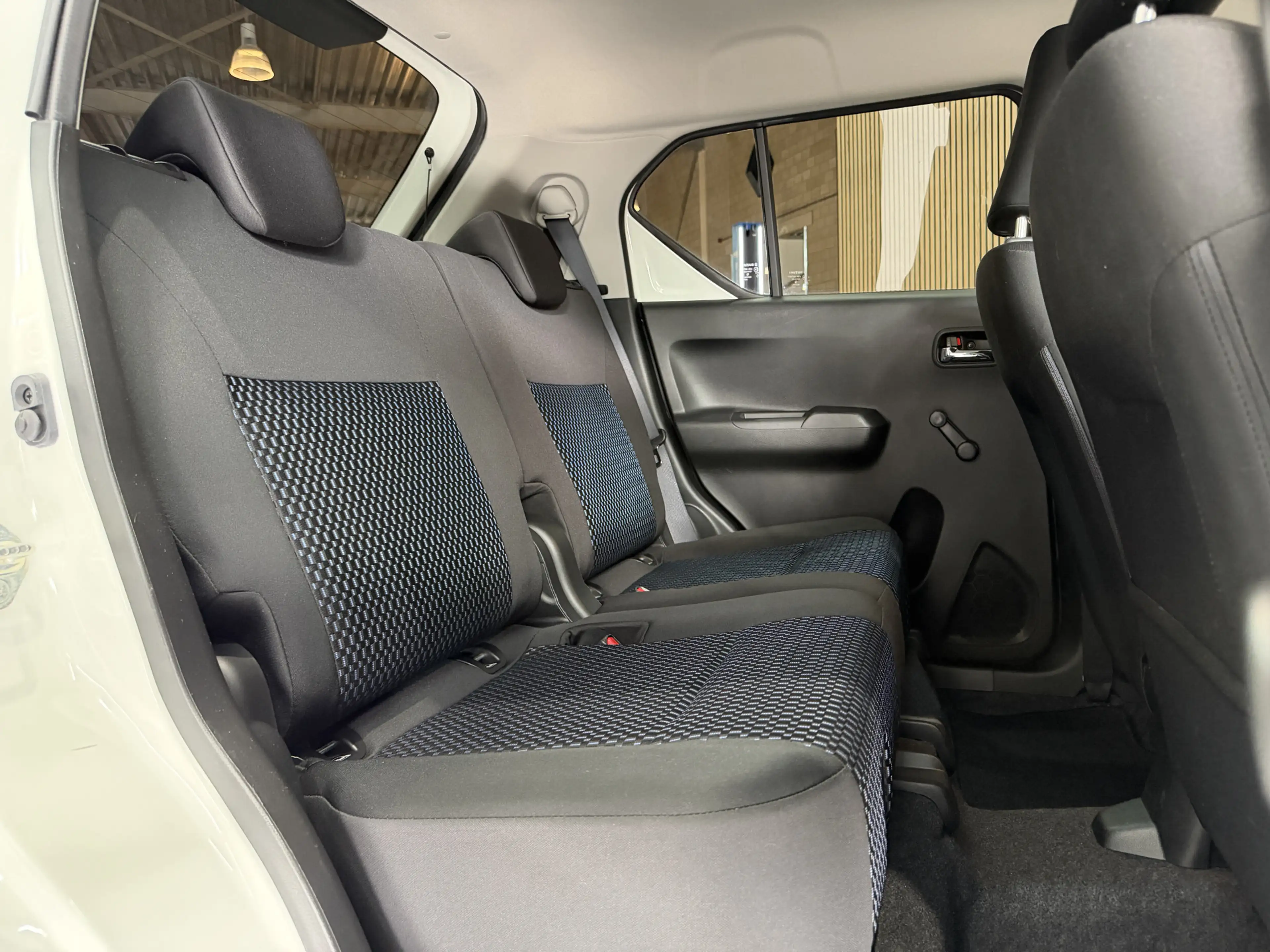 Suzuki Ignis 1.2 Smart Hybrid Select | Navi | Led | Camera | St — photo 40